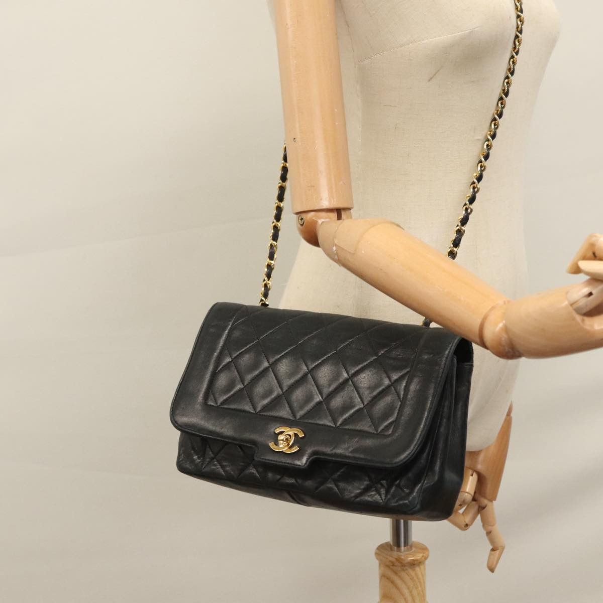 Chanel Chanel Diana shoulder Size ONE SIZE - 12 Thumbnail