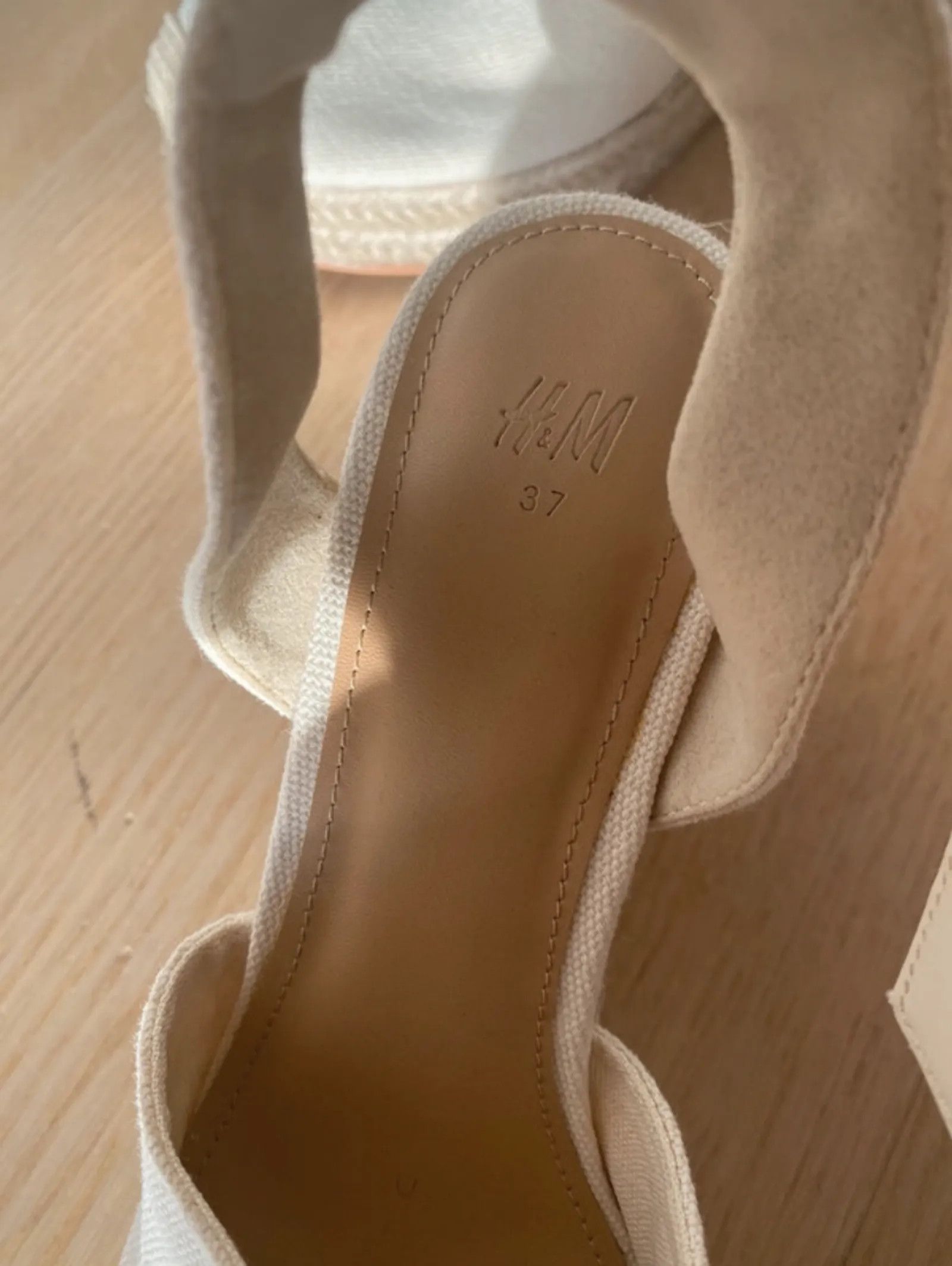 H&M H&M Heels Size US 7 / IT 37 - 2 Thumbnail