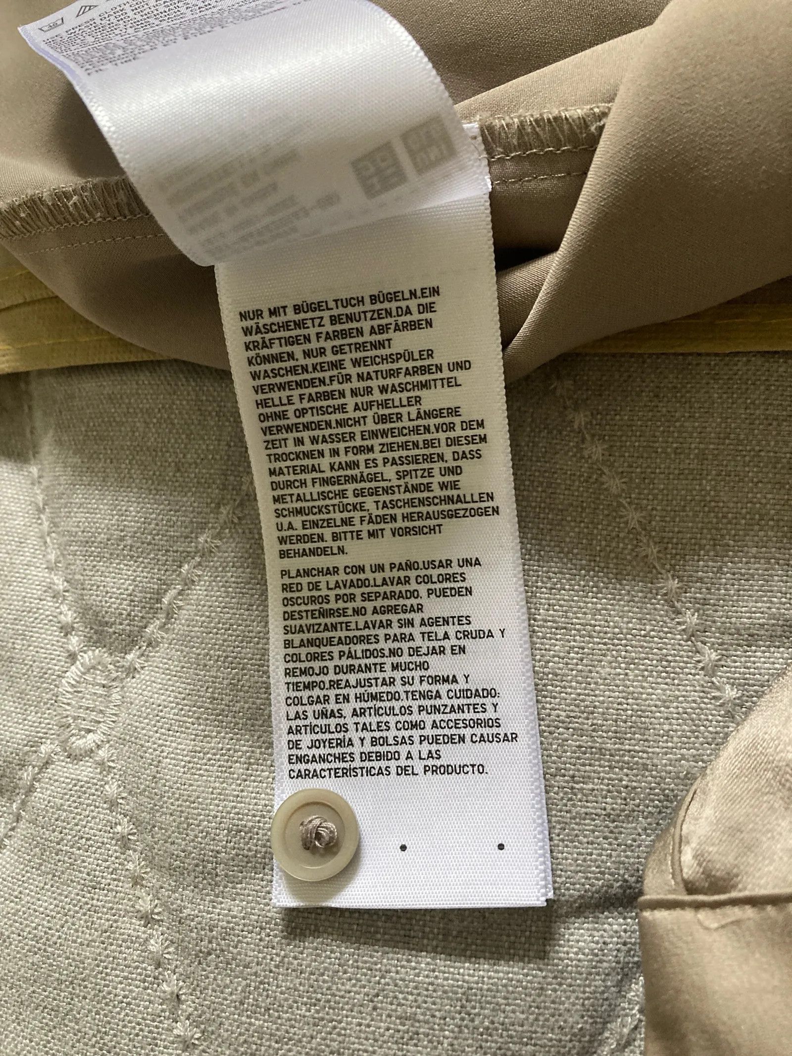 Uniqlo Uniqlo Shirt Size M / US 6-8 / IT 42-44 - 4 Thumbnail
