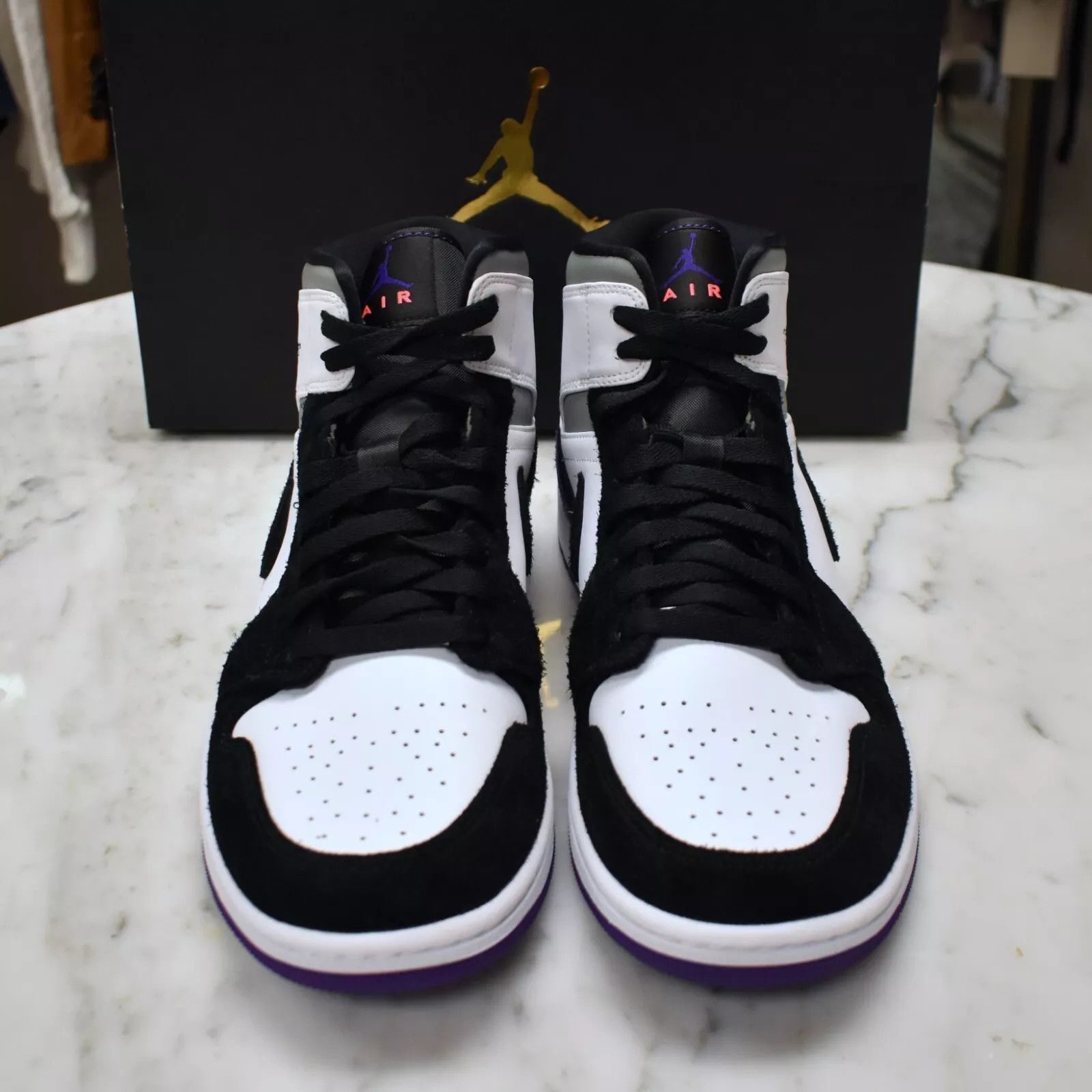 Jordan Brand × Nike Air Jordan 1 Mid SE Court Purple White Black Fuzzy Suede Size US 9.5 / EU 42-43 - 4 Thumbnail