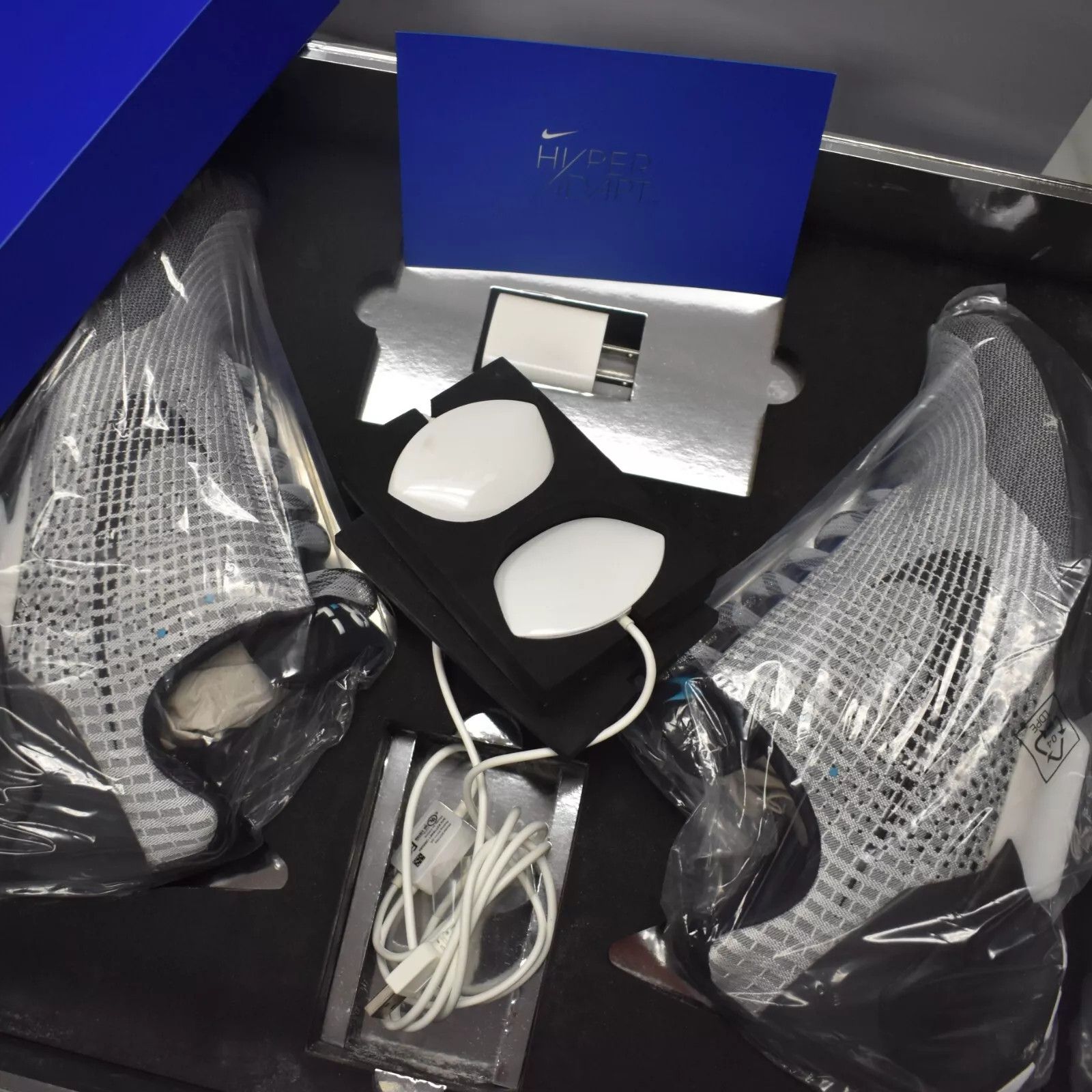 Nike Nike Hyper Adapt 1.0 Metallic Silver Self Lacing Air Mag Size US 9 / EU 42 - 4 Thumbnail