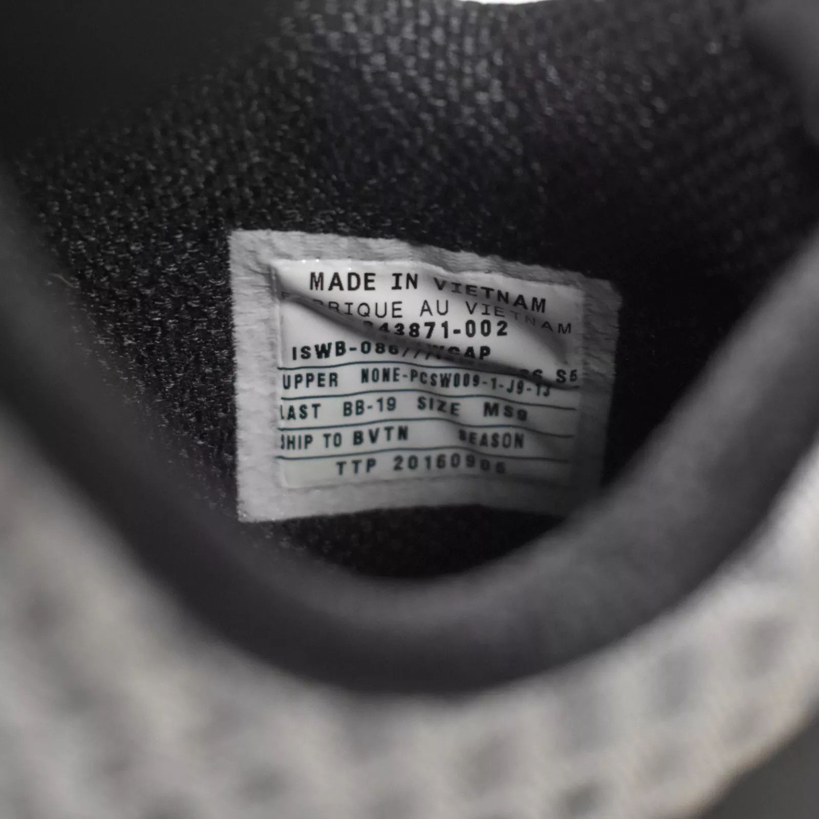 Nike Nike Hyper Adapt 1.0 Metallic Silver Self Lacing Air Mag Size US 9 / EU 42 - 15 Thumbnail