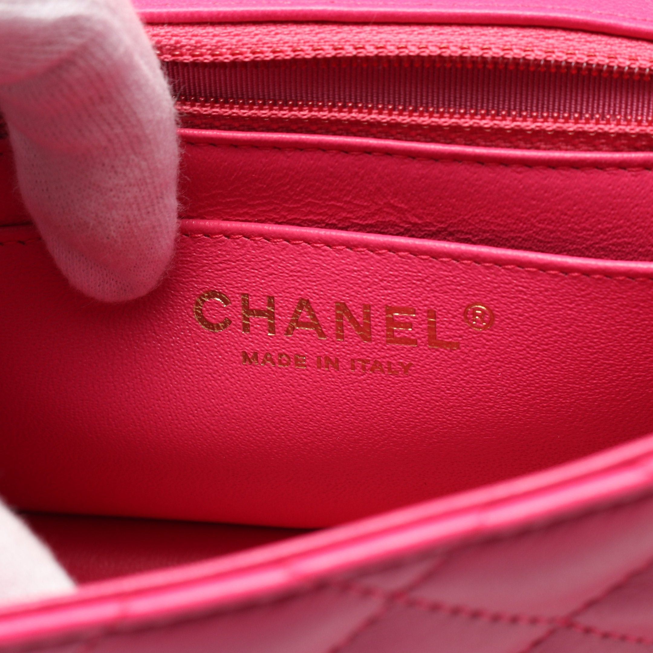 Chanel Chanel Mini Matelasse Chain Shoulder Bag Leather Pink Gold Hardware Size ONE SIZE - 4 Thumbnail