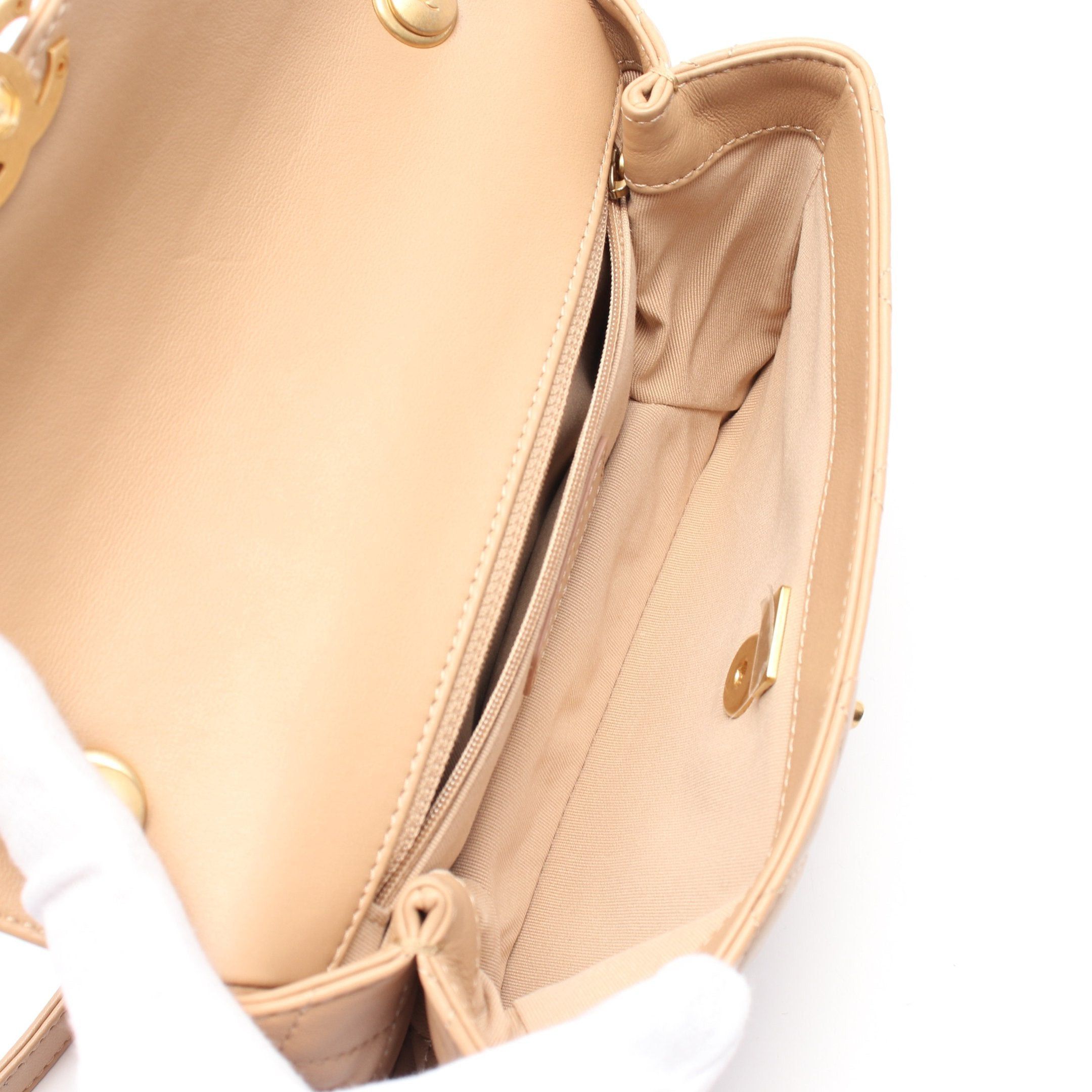 Chanel Chanel Matelasse Chain Shoulder Bag Leather Beige Gold Hardware Size ONE SIZE - 3 Thumbnail