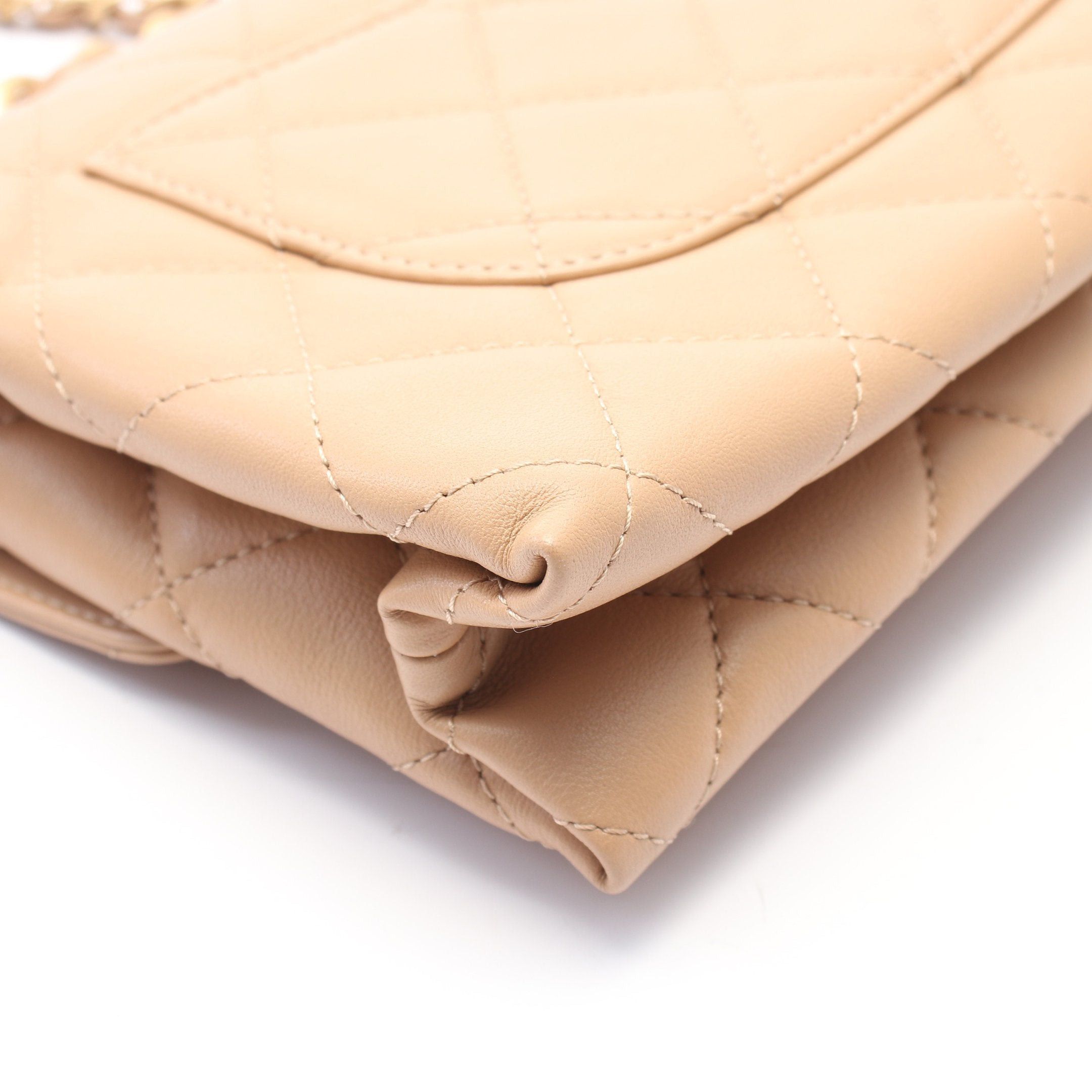 Chanel Chanel Matelasse Chain Shoulder Bag Leather Beige Gold Hardware Size ONE SIZE - 7 Thumbnail