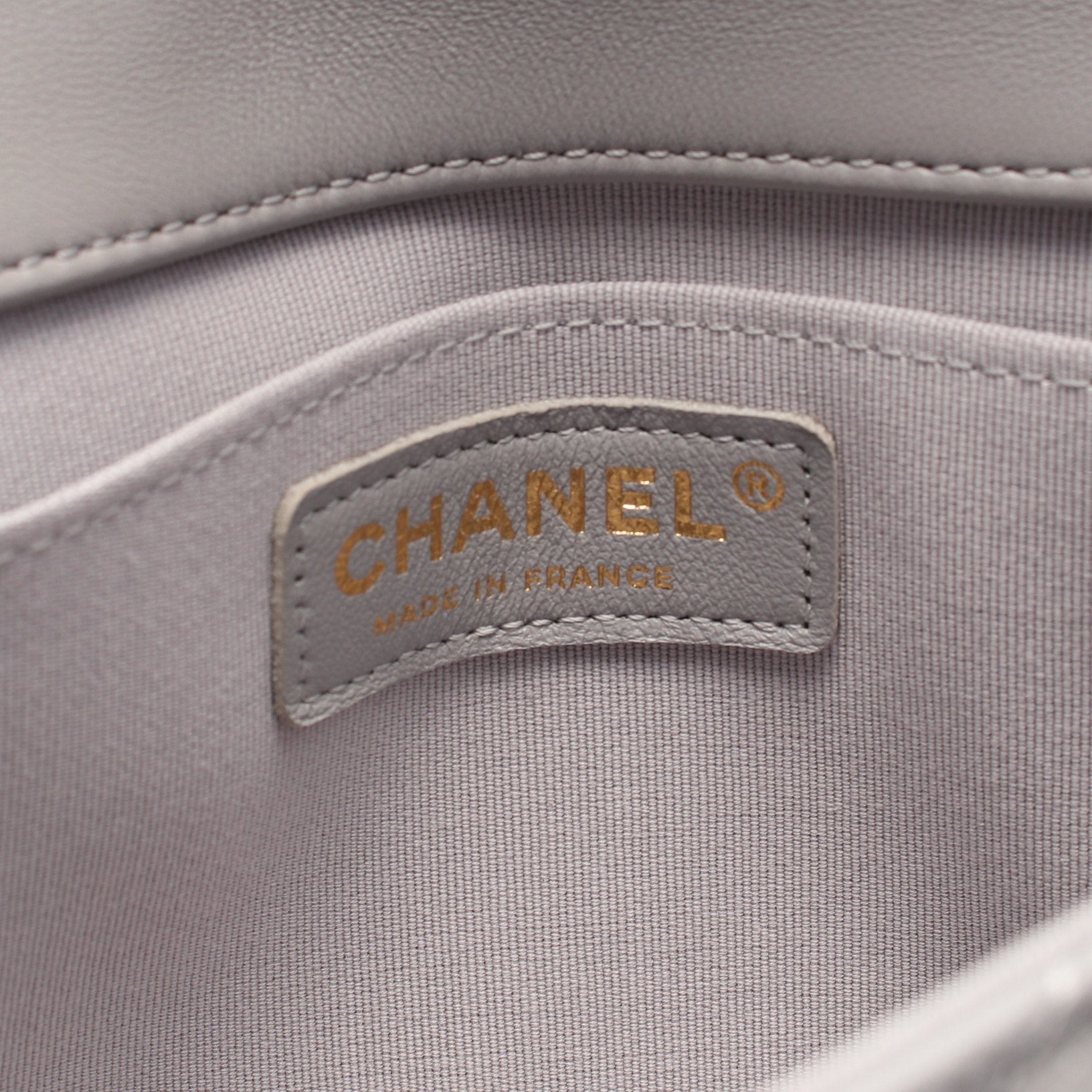 Chanel Chanel Matelasse Chain Shoulder Bag Leather Gray Gold Hardware Size ONE SIZE - 4 Thumbnail
