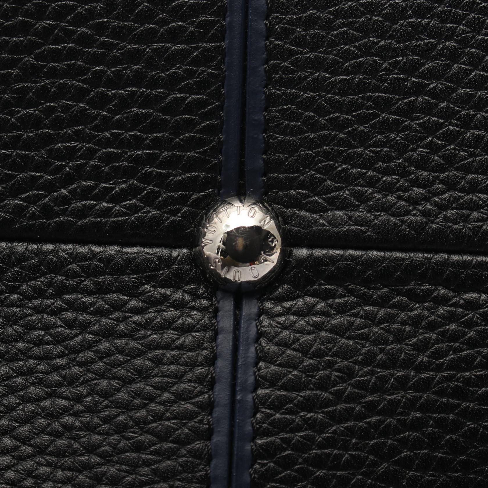 Louis Vuitton Louis Vuitton Pernel Taurillon Noir Handbag Leather Black Navy Size ONE SIZE - 7 Thumbnail