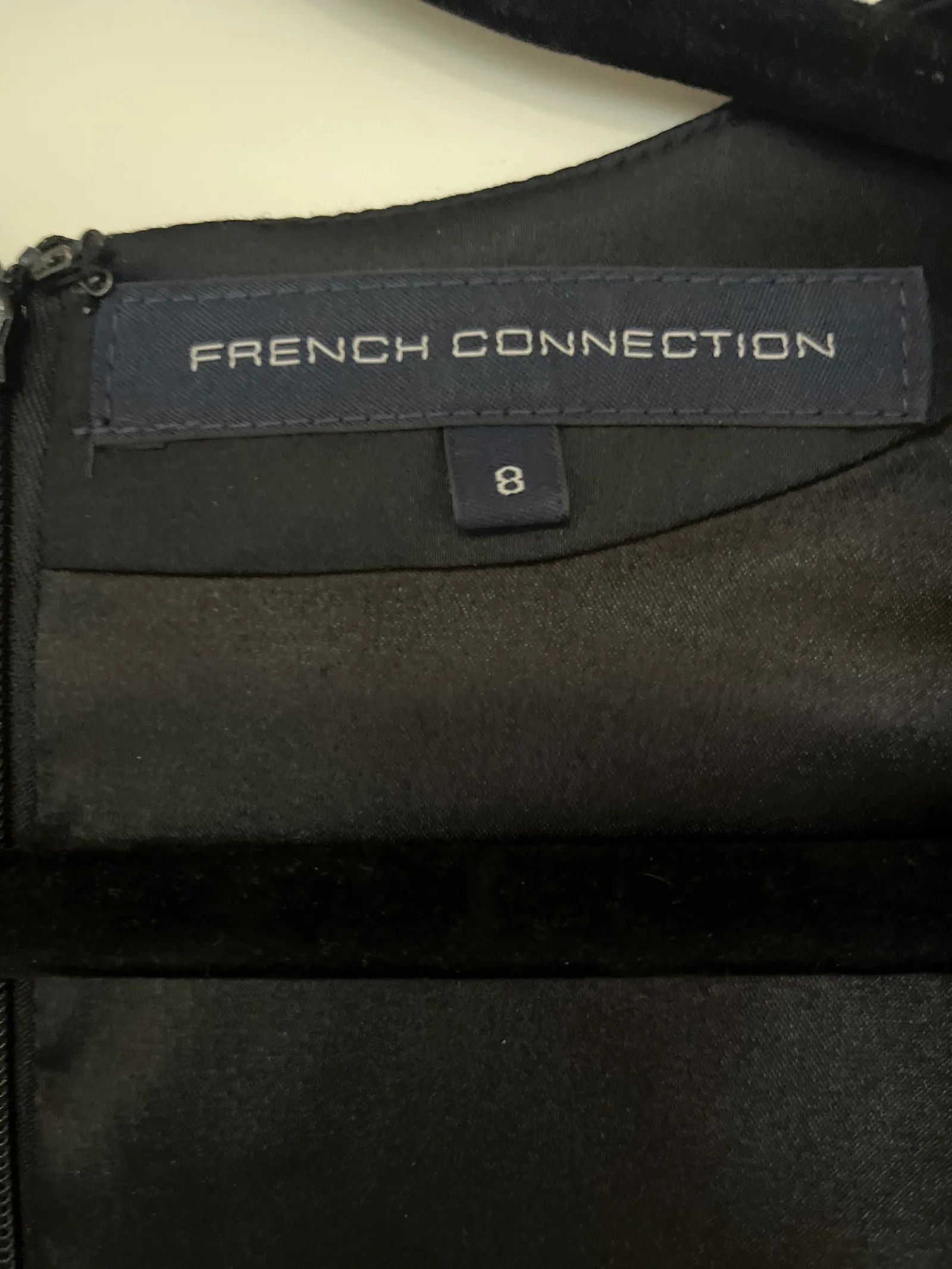 French Connection French Connection Dress Size XS / US 0-2 / IT 36-38 - 2 Thumbnail