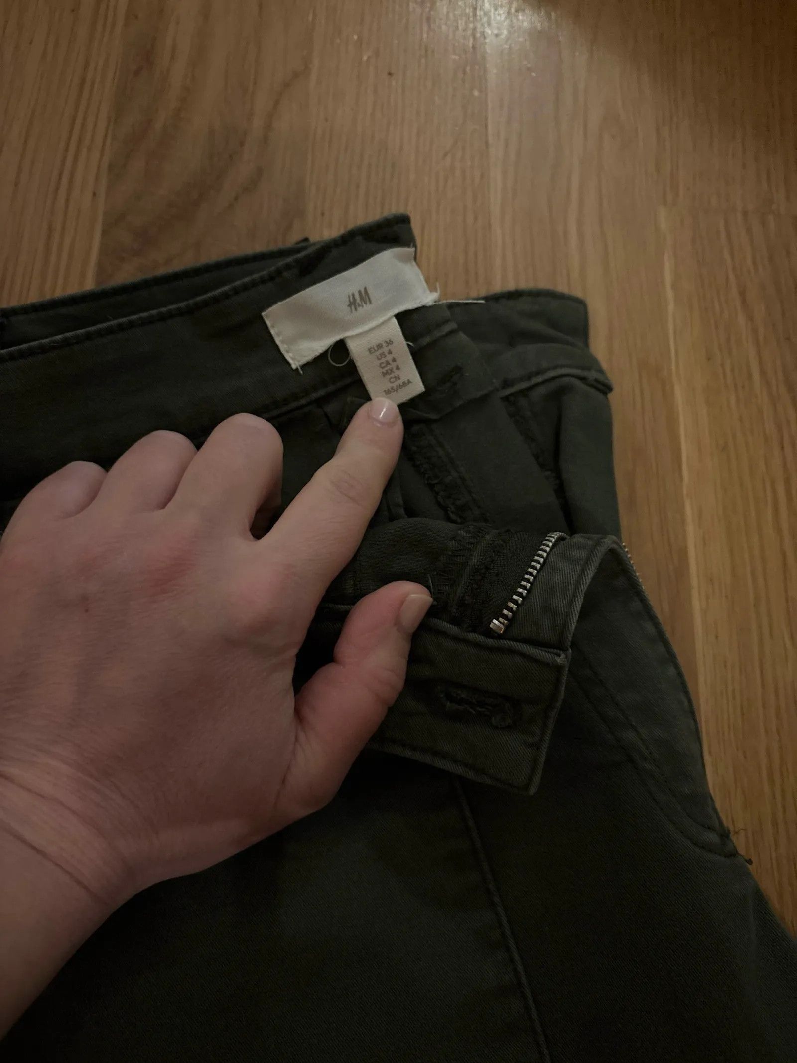 H&M H&M Pants Size 26" / US 2 / IT 38 - 2 Thumbnail