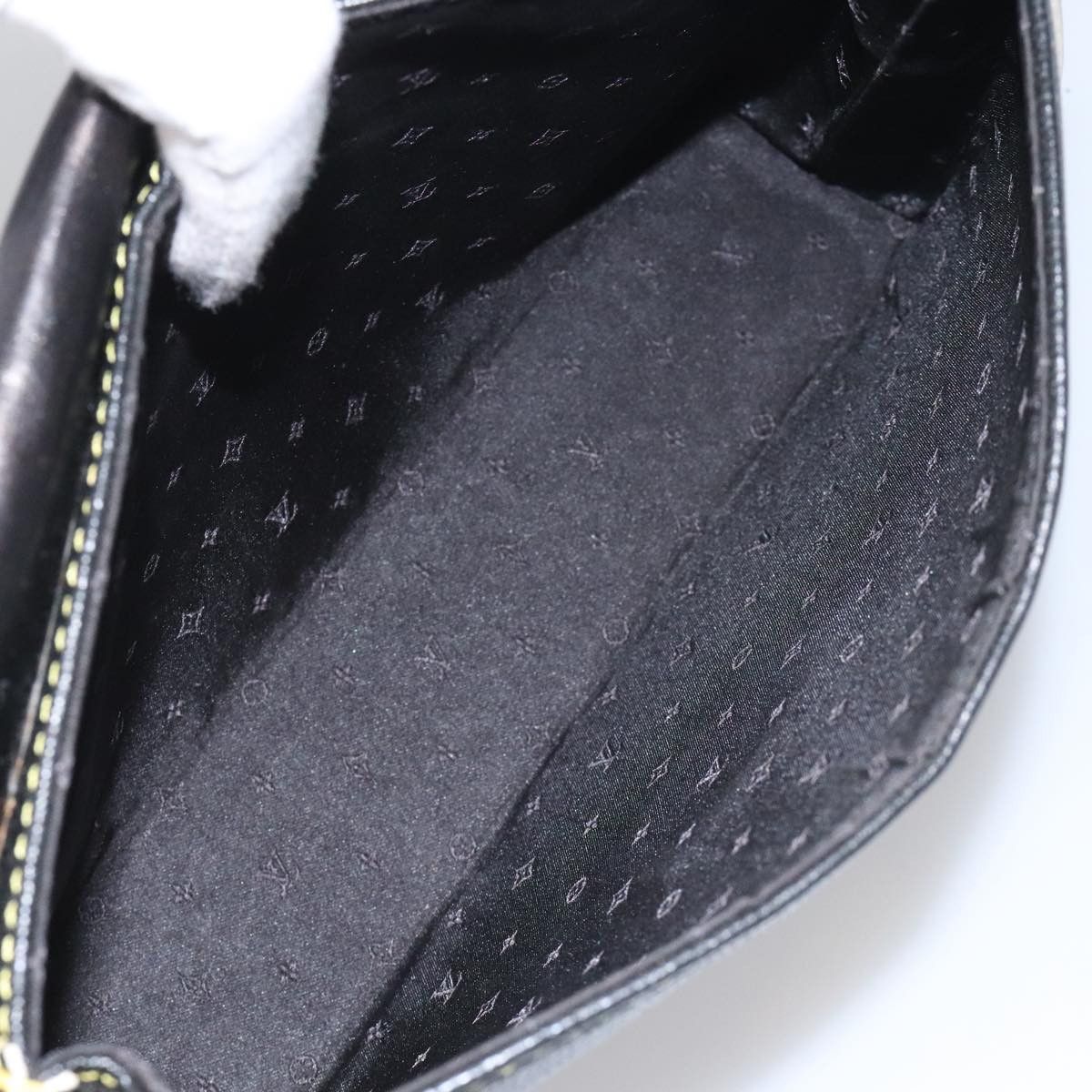 Louis Vuitton Suhali Black Leather Shoulder Bag (Pre-Owned) Size ONE SIZE - 8 Thumbnail