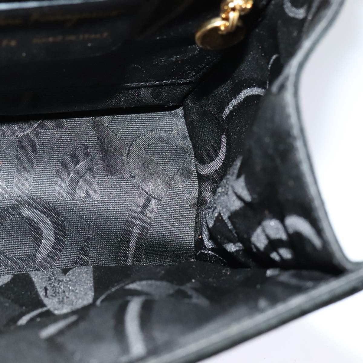 Salvatore Ferragamo Vara Black Suede Shoulder Bag (Pre-Owned) Size ONE SIZE - 20 Thumbnail