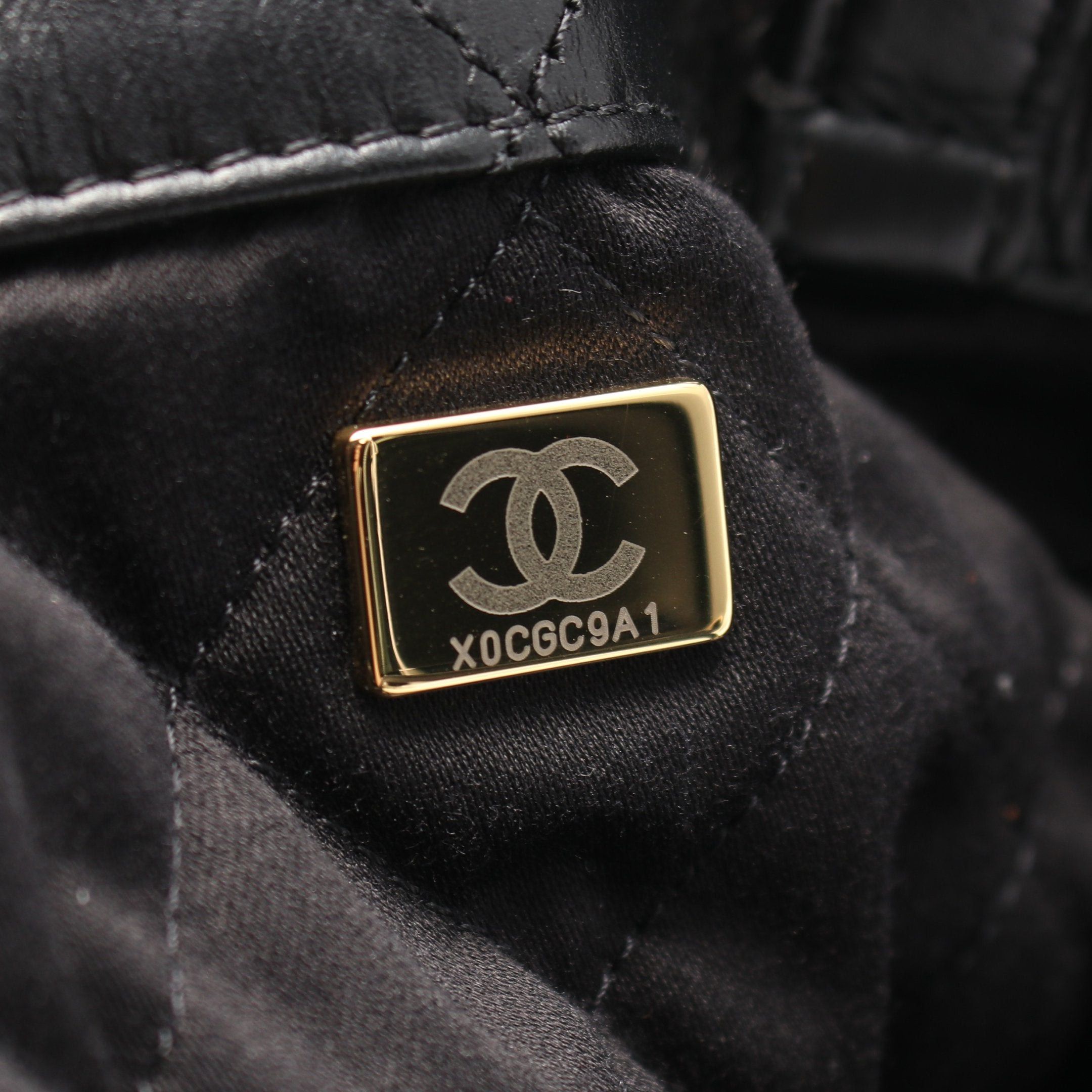 Chanel Chanel 19 Dizeneuf Matelasse Backpack Rucksack Leather Black Gold Hardware Size ONE SIZE - 5 Thumbnail