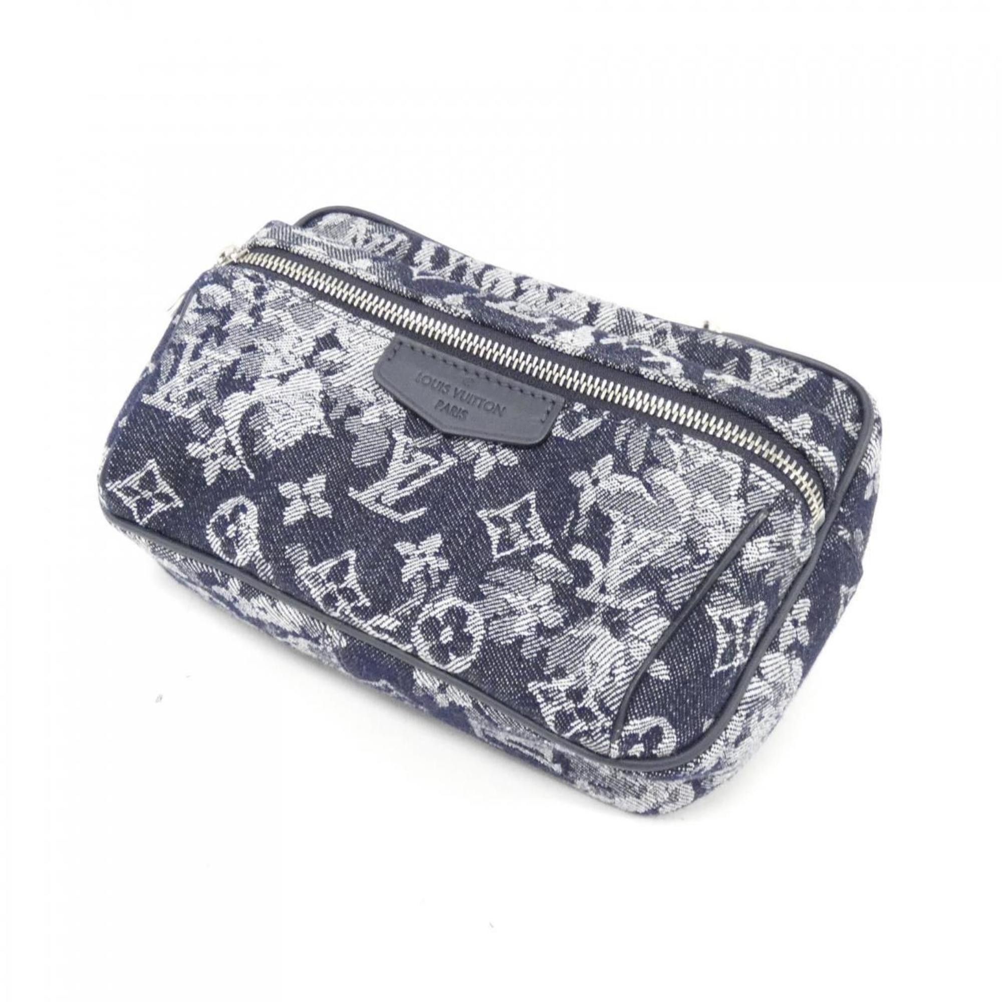 Louis Vuitton Louis Vuitton Outdoor clutch Size ONE SIZE - 4 Thumbnail