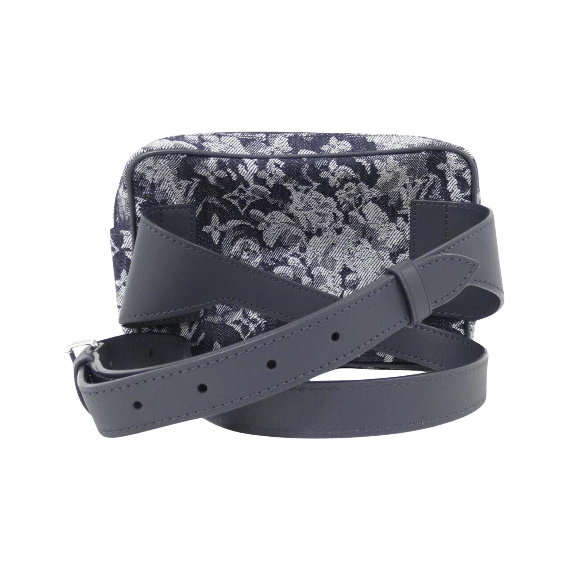Louis Vuitton Louis Vuitton Outdoor clutch Size ONE SIZE - 2 Thumbnail