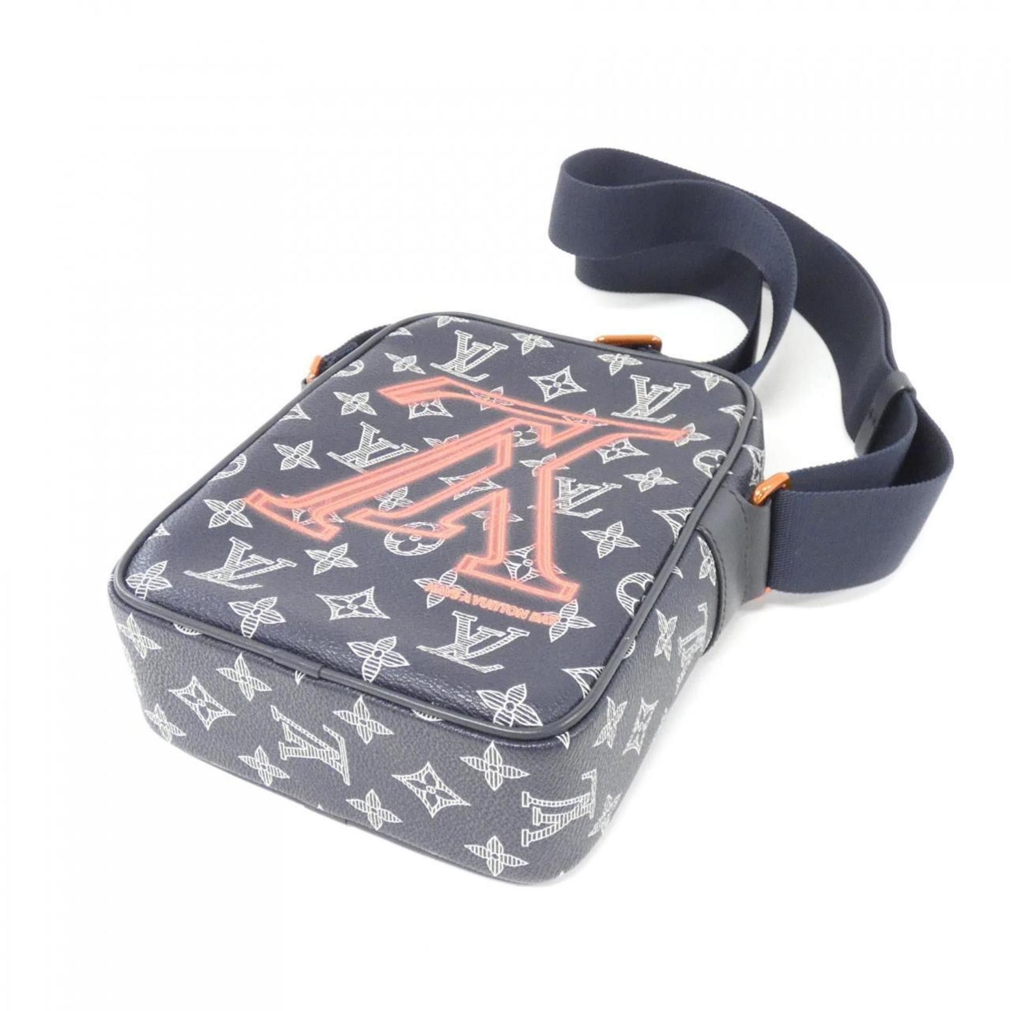Louis Vuitton Louis Vuitton Danube shoulder Size ONE SIZE - 4 Thumbnail