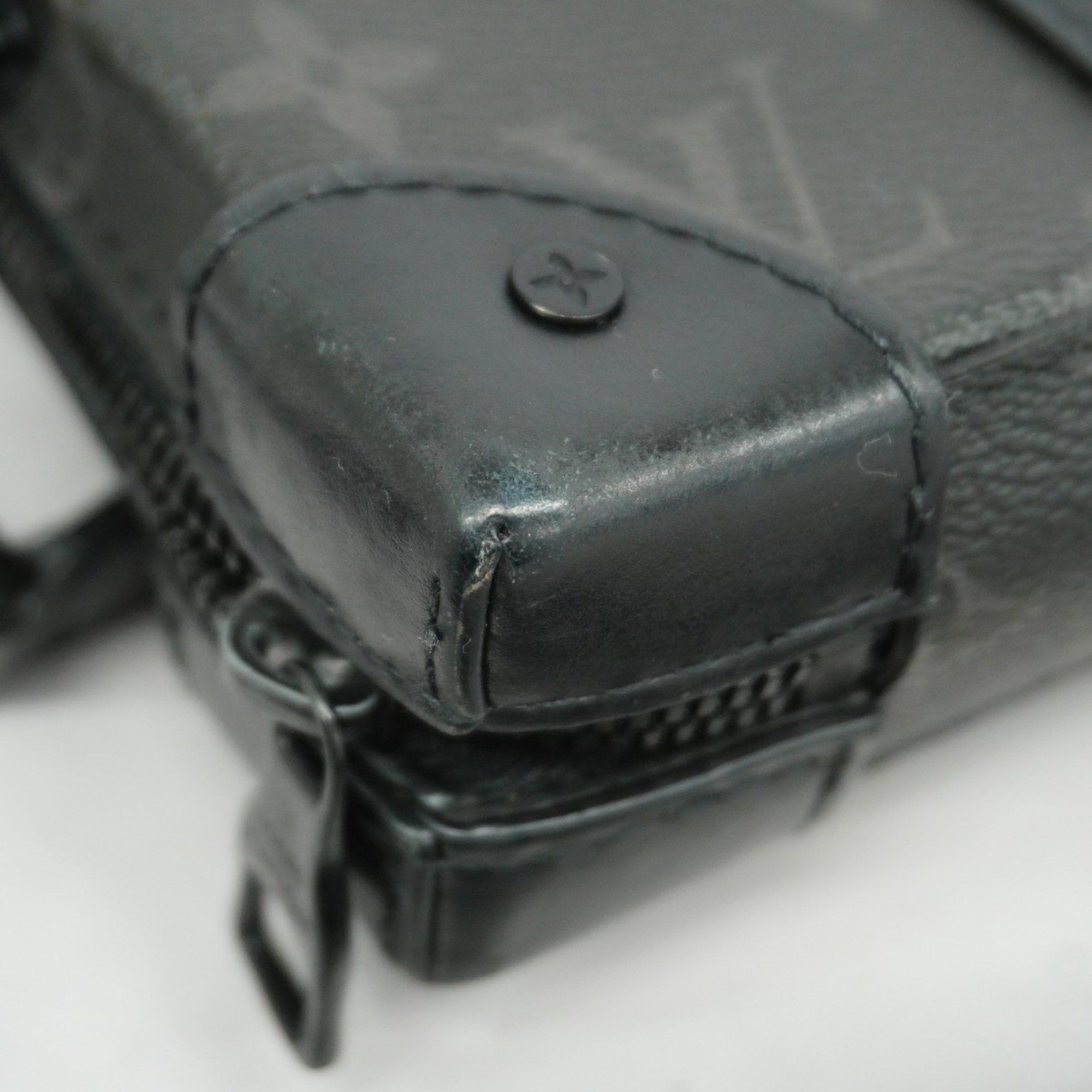 Louis Vuitton Louis Vuitton Soft Trunk shoulder Size ONE SIZE - 6 Thumbnail