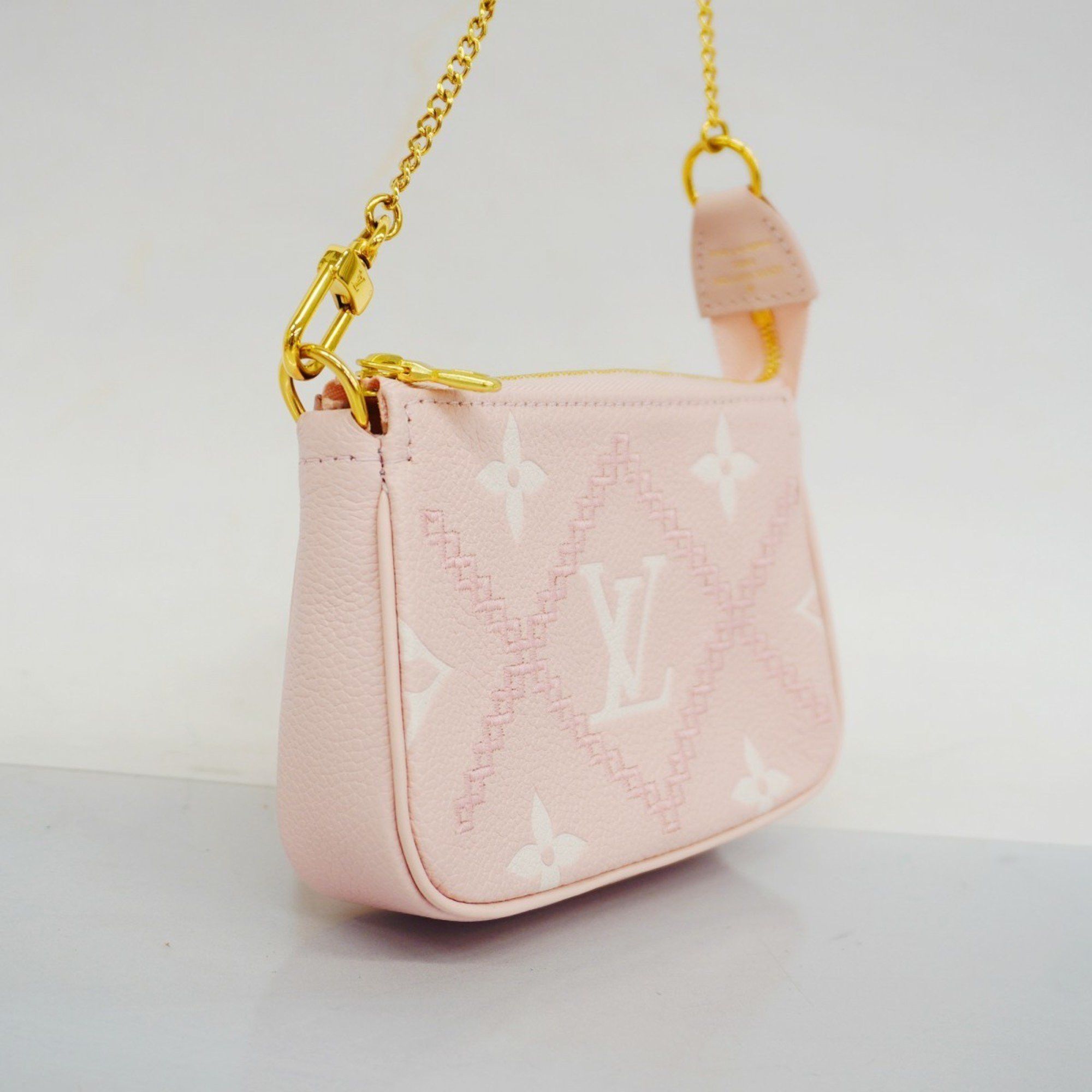 Louis Vuitton Louis Vuitton Mini Pochette Accessoires clutch Size ONE SIZE - 3 Thumbnail