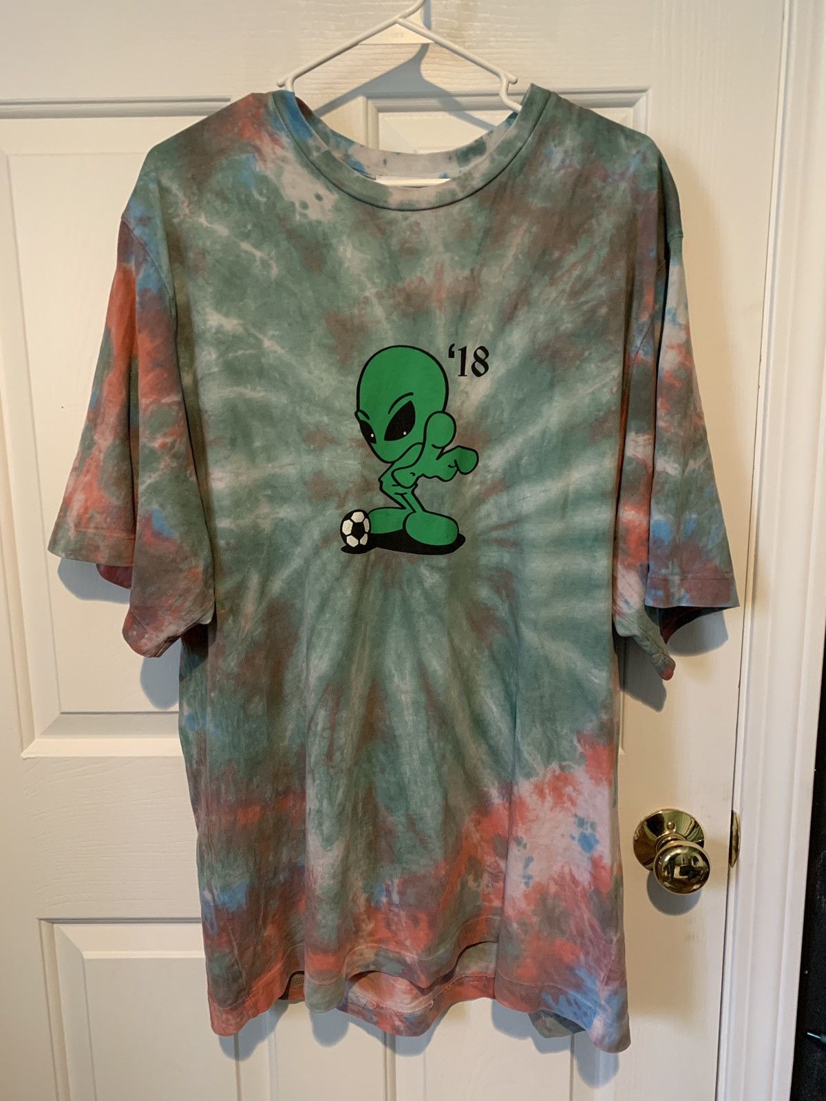 gosha rubchinskiy alien tie dye