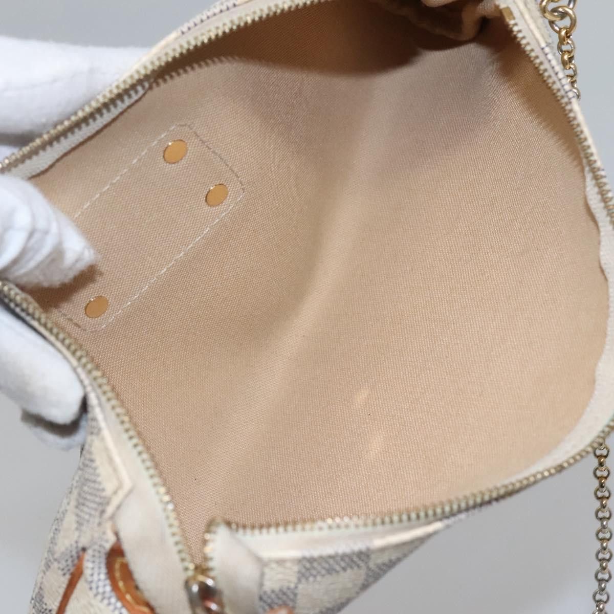 Louis Vuitton Eva White Canvas Shoulder Bag (Pre-Owned) Size ONE SIZE - 14 Thumbnail