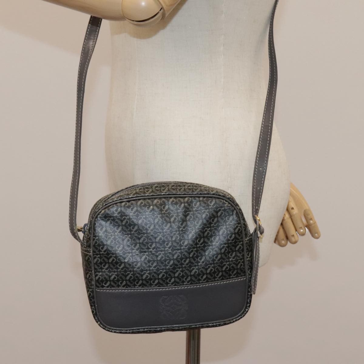 Loewe Loewe Anagram shoulder Size ONE SIZE - 14 Thumbnail