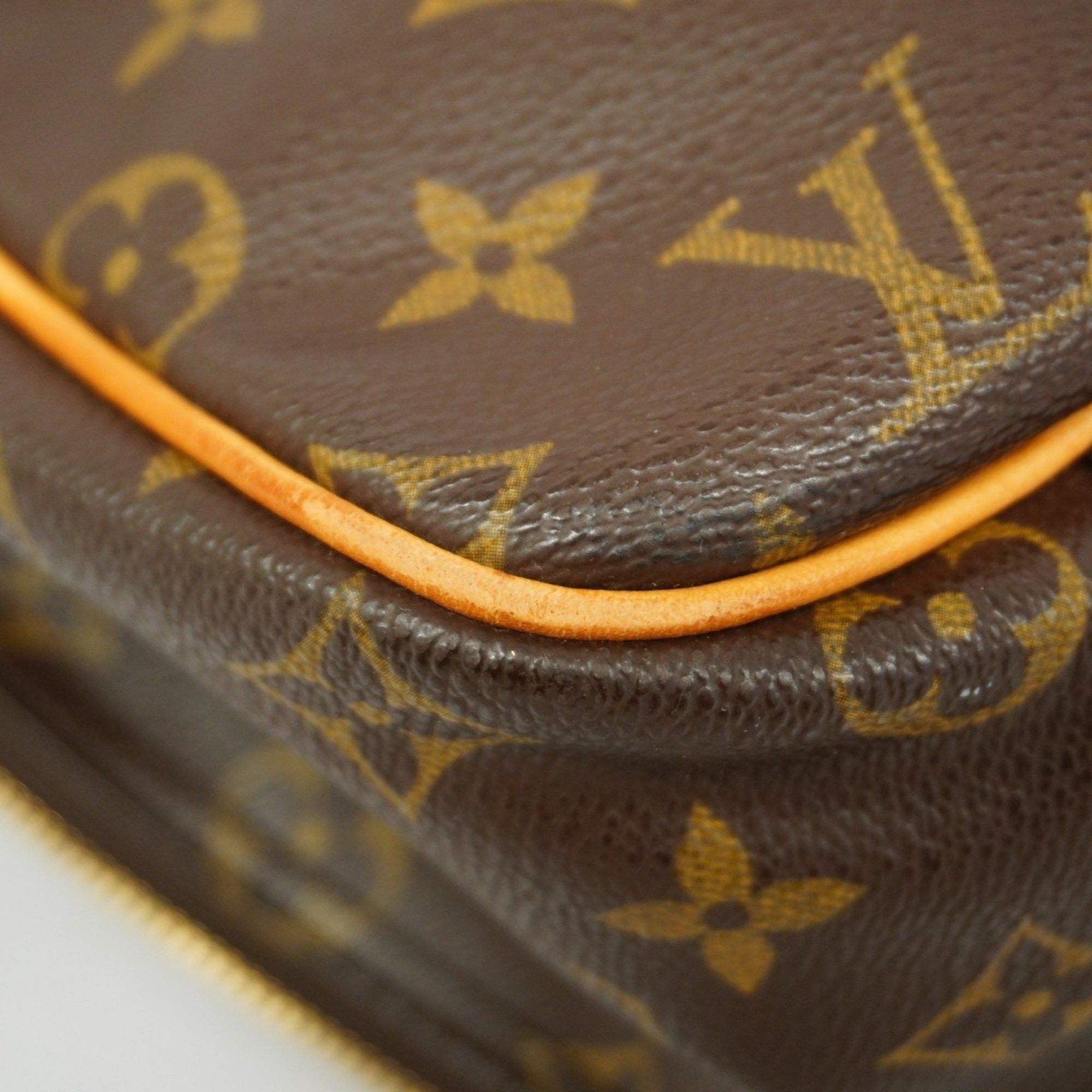 Louis Vuitton Louis Vuitton Excursion handbag Size ONE SIZE - 6 Thumbnail