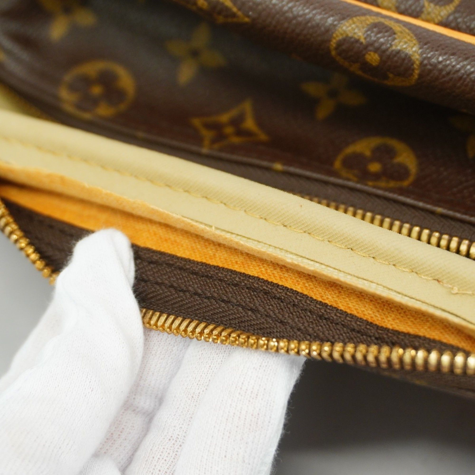 Louis Vuitton Louis Vuitton Excursion handbag Size ONE SIZE - 12 Thumbnail