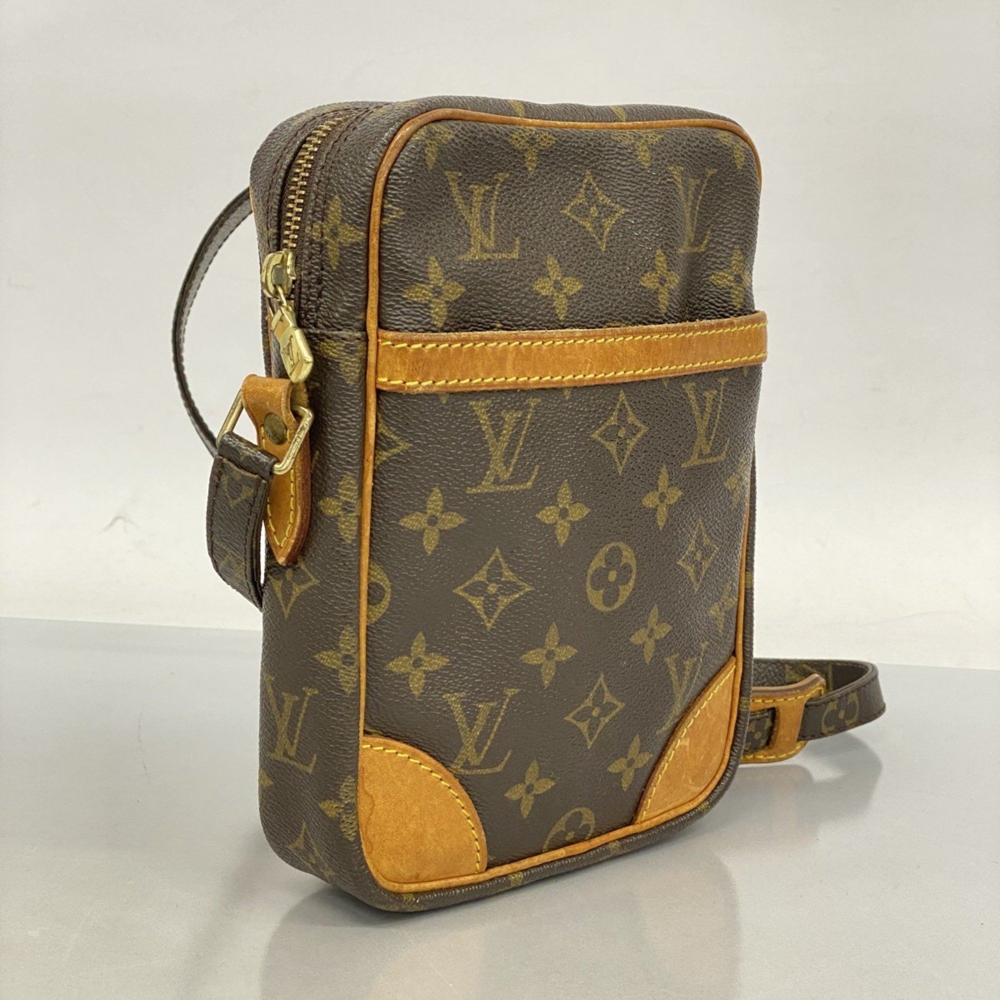 Louis Vuitton Louis Vuitton Danube shoulder Size ONE SIZE - 3 Thumbnail