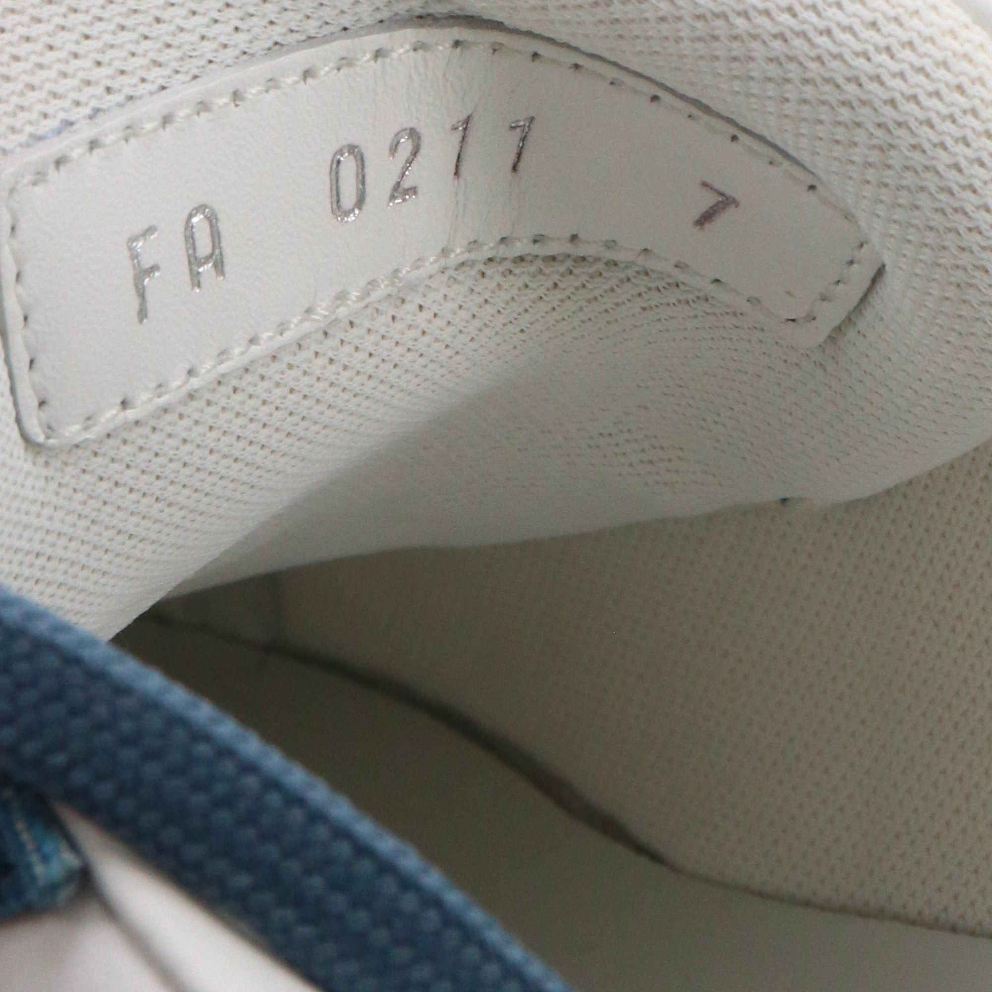 Louis Vuitton LOUIS VUITTON - Luxembourg Louis Vuitton sneakers in blue denim (T40) Size US 9 / IT 39 - 8 Thumbnail