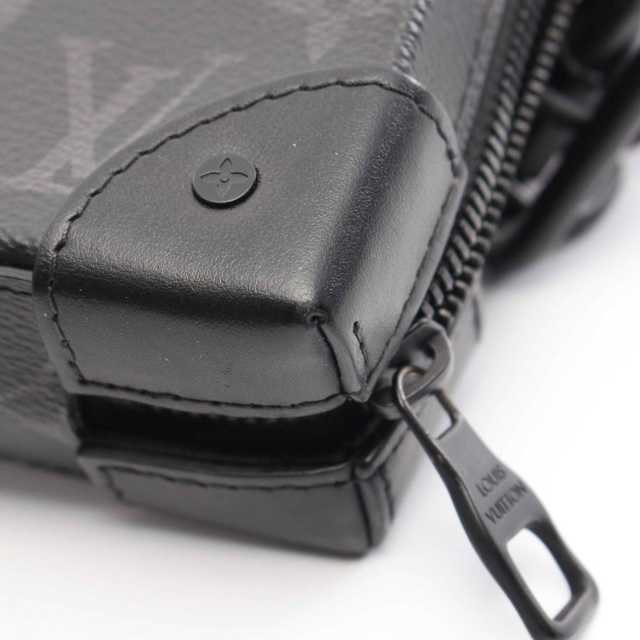 Louis Vuitton Louis Vuitton Soft Trunk Wallet Monogram Eclipse Shoulder Leather Black Size ONE SIZE - 6 Thumbnail