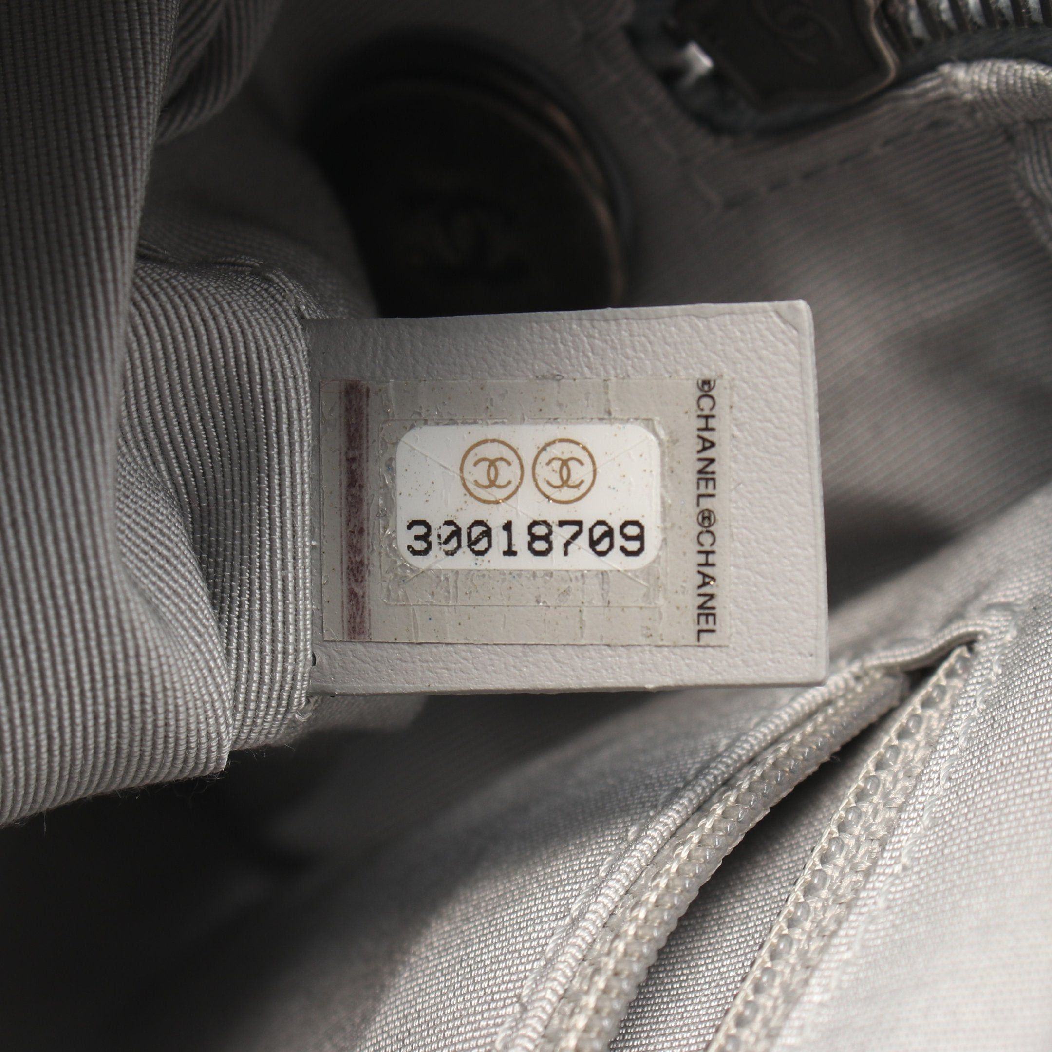 Chanel Chanel Chain Shoulder Bag Logo Leather Gray Silver Hardware Size ONE SIZE - 5 Thumbnail