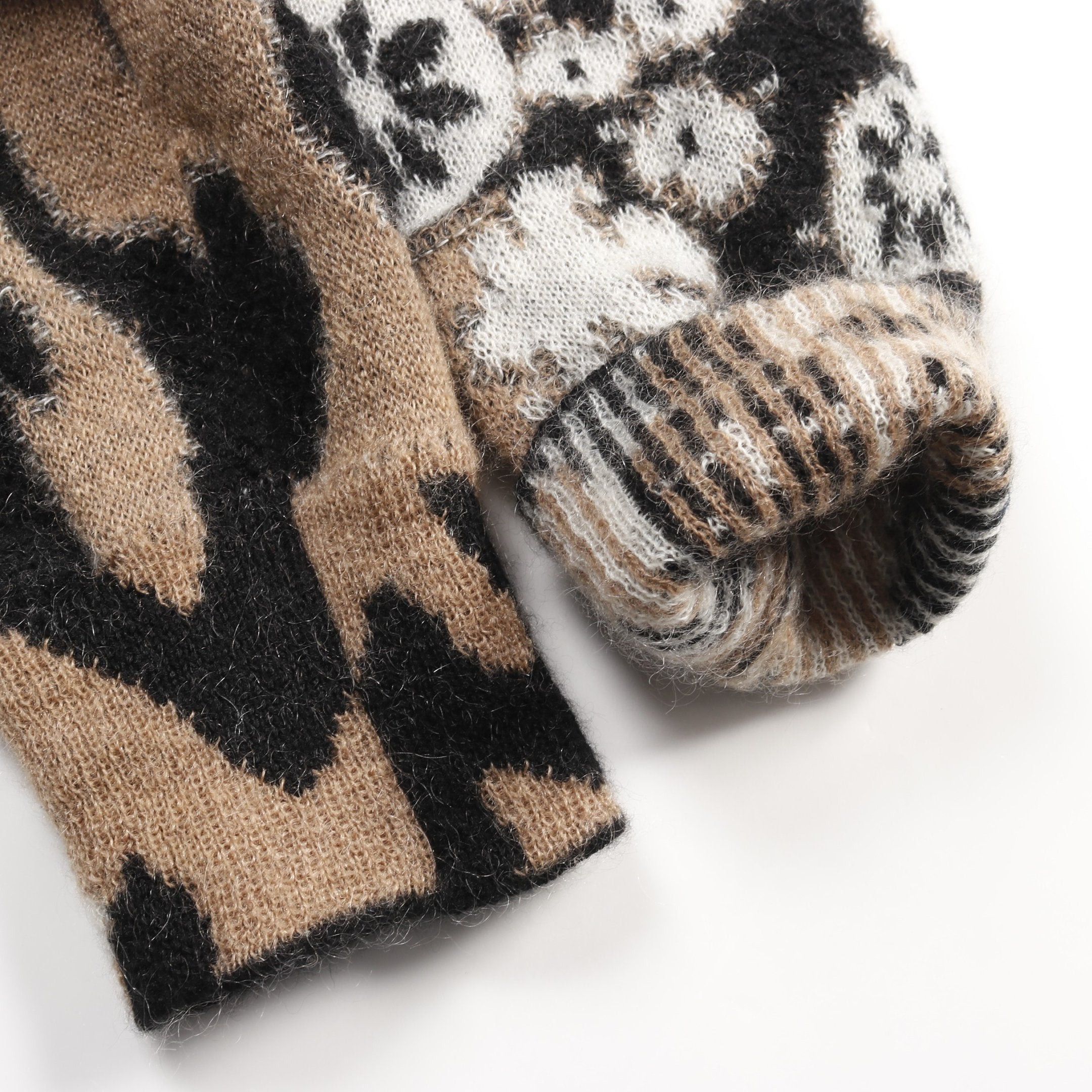 Chanel Chanel Coco Mark Sweater Knit Crew Neck Cashmere Mohair Light Brown Black White Size ONE SIZE - 9 Thumbnail