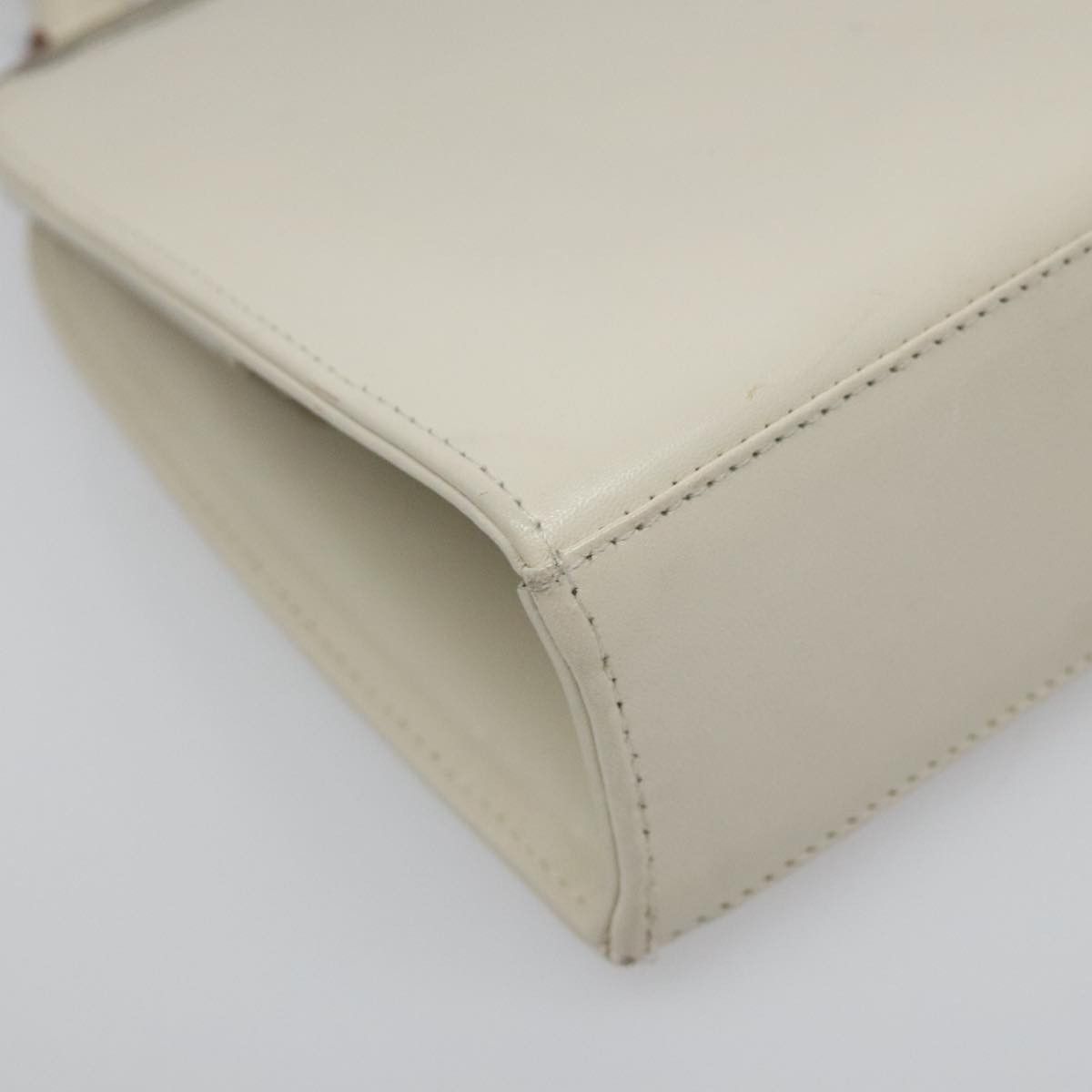 Burberry White Leather Shoulder Bag (Pre-Owned) Size ONE SIZE - 8 Thumbnail