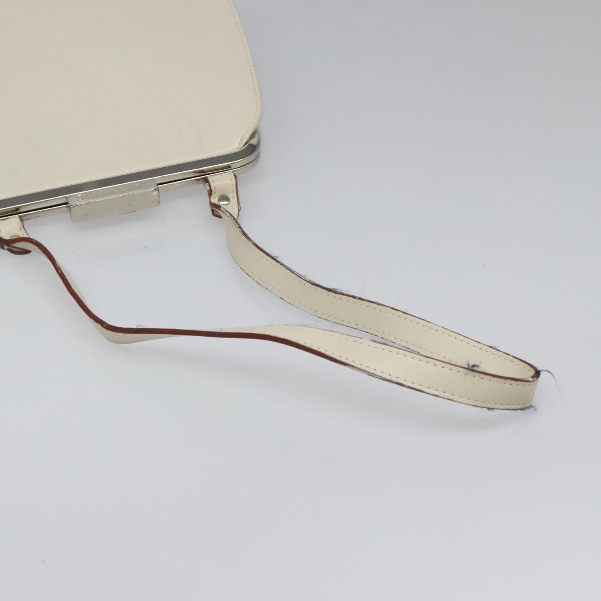 Burberry White Leather Shoulder Bag (Pre-Owned) Size ONE SIZE - 5 Thumbnail