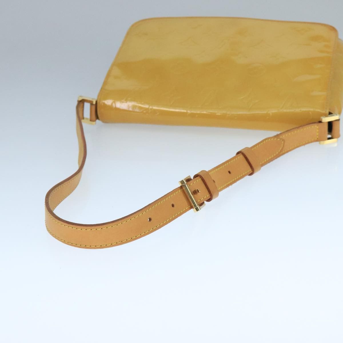 Louis Vuitton Thompson Street Beige Patent Leather Shoulder Bag Size ONE SIZE - 5 Thumbnail