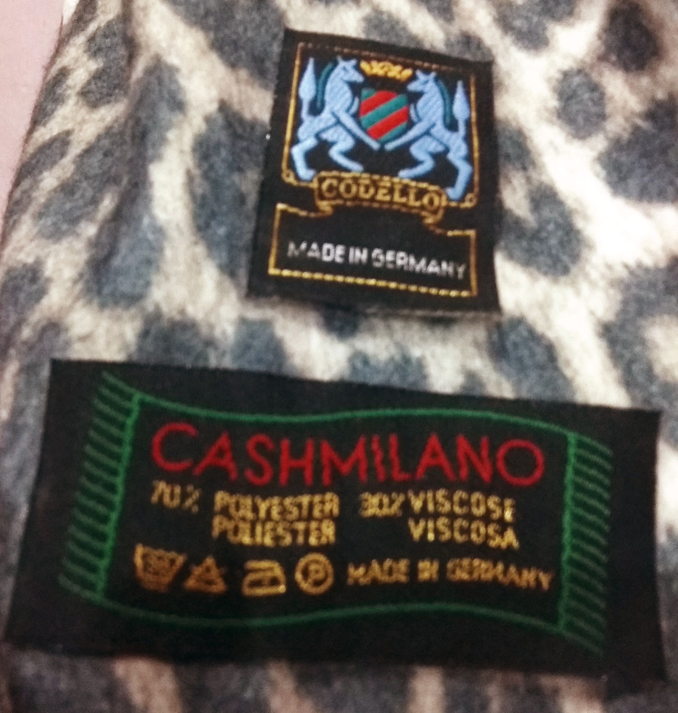Vintage Vintage Cashmilano Muffler/scarf. Leopard design Size ONE SIZE - 2 Thumbnail