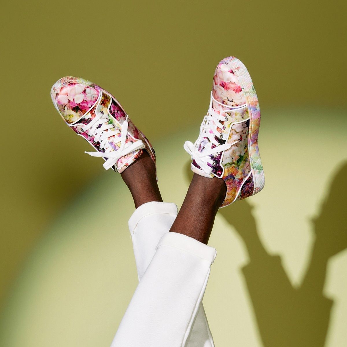 Christian Louboutin Louis Junior Floral print Size US 7 / EU 40 - 2 Thumbnail