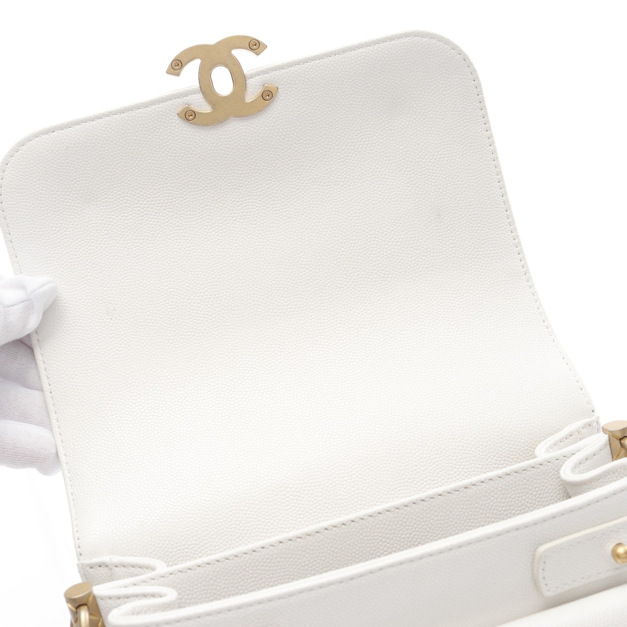 Chanel Chanel Matelasse Chain Shoulder Bag Caviar Skin White Gold Hardware Size ONE SIZE - 7 Thumbnail