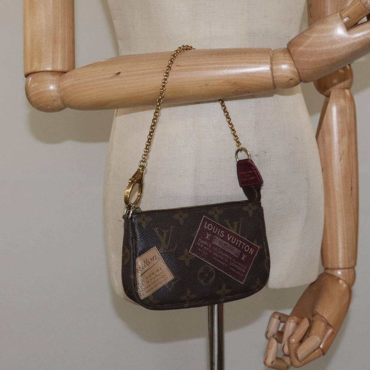 Louis Vuitton Mini Pochette Accessoires Brown Canvas Clutch Bag Size ONE SIZE - 16 Thumbnail