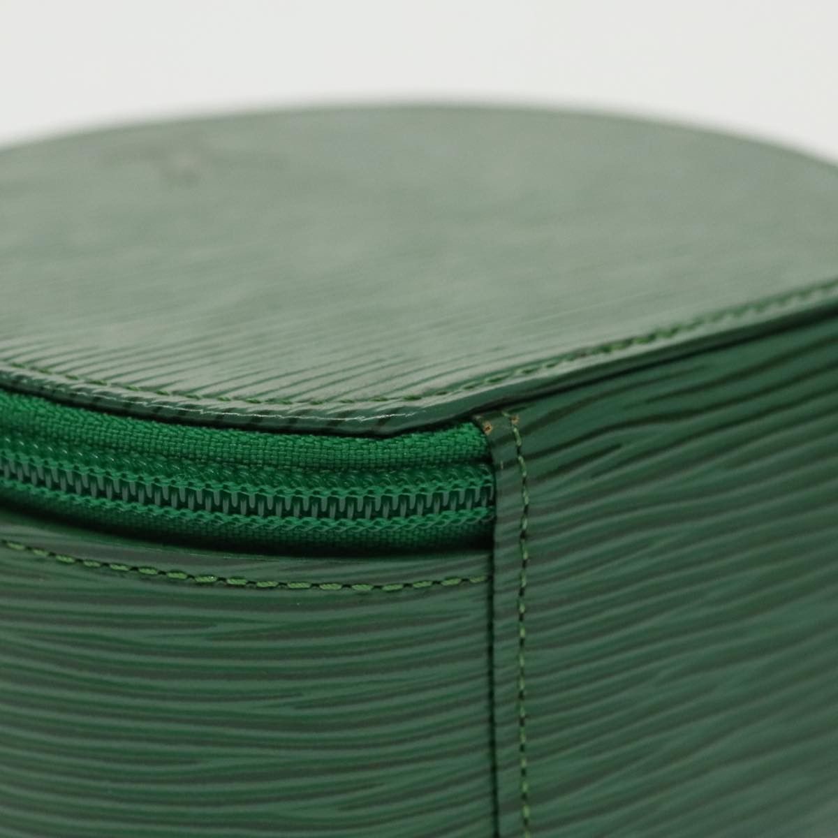 Louis Vuitton Ecrin Green Leather Clutch Bag (Pre-Owned) Size ONE SIZE - 5 Thumbnail