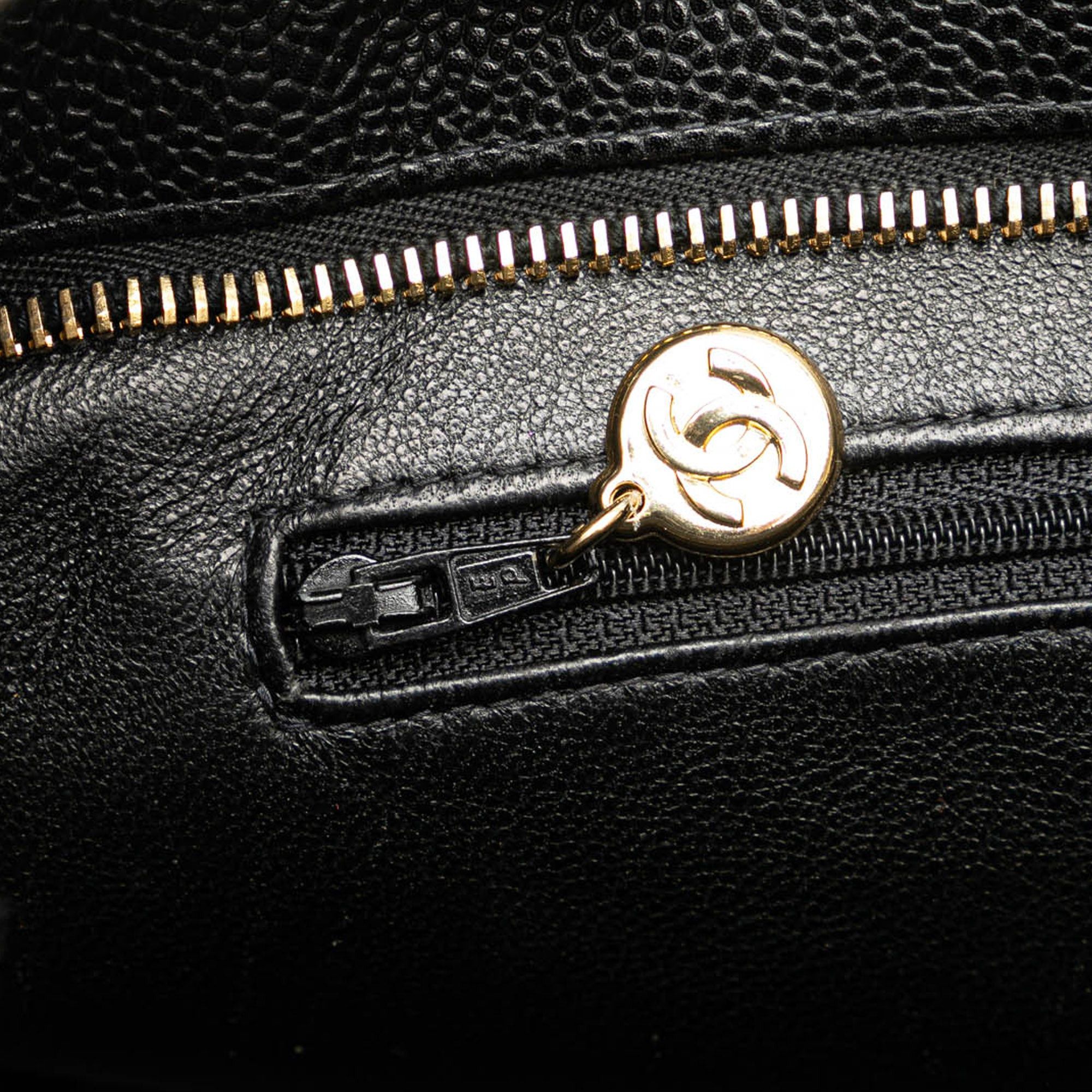 Chanel Chanel Caviar Medallion Tote Black Size ONE SIZE - 7 Thumbnail