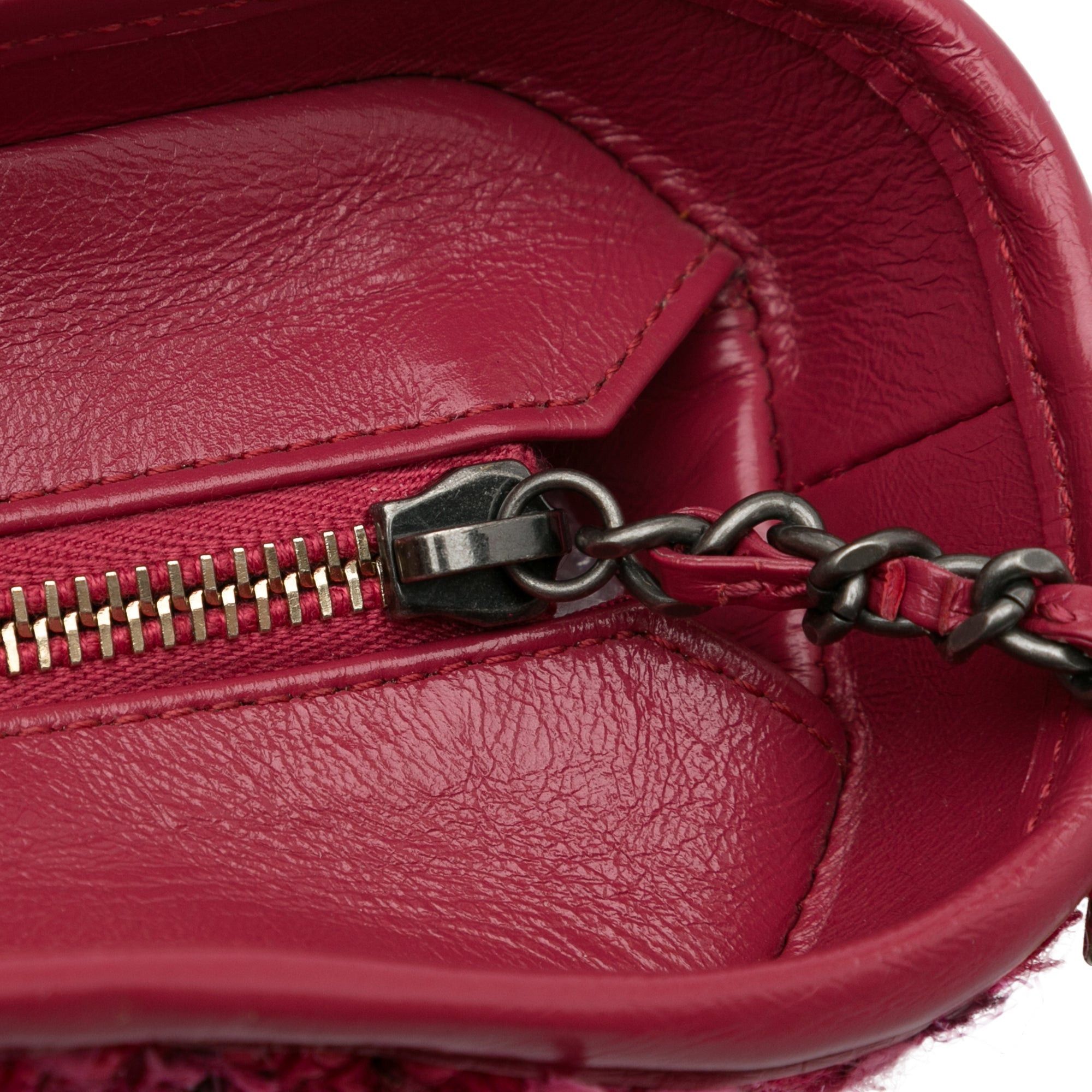 Chanel Chanel Small Tweed Gabrielle Crossbody Red Size ONE SIZE - 9 Thumbnail