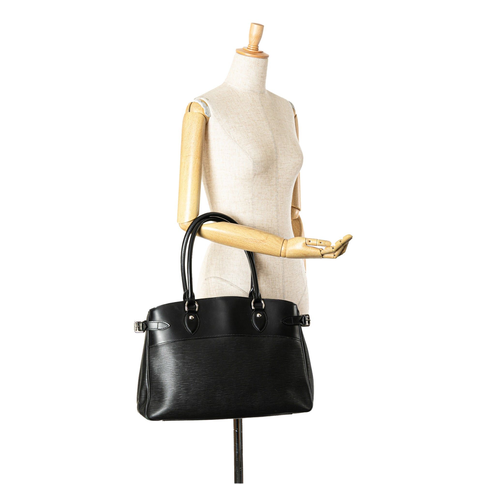 Louis Vuitton Louis Vuitton Epi Passy GM Black Size ONE SIZE - 12 Thumbnail