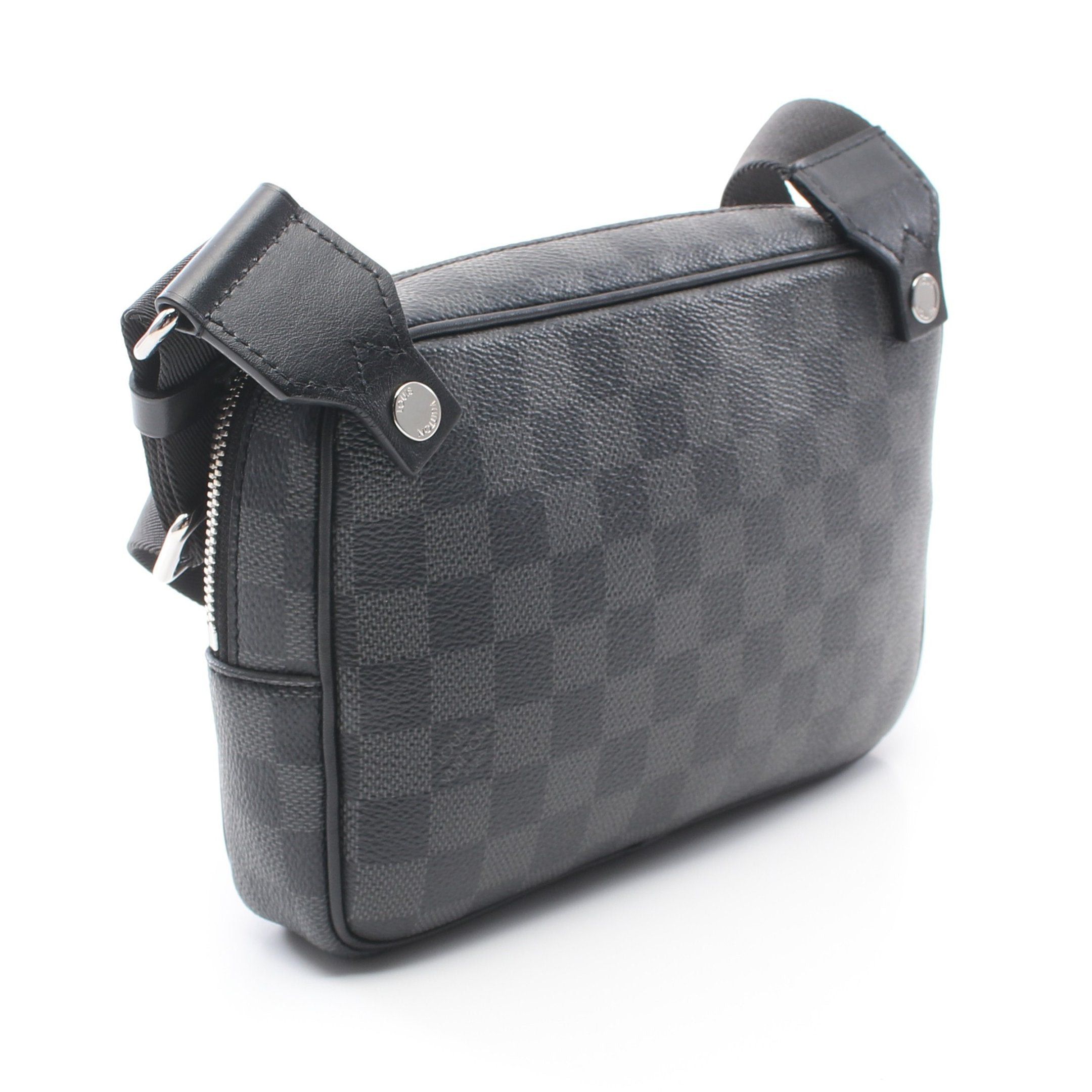 Louis Vuitton Louis Vuitton Scott Messenger Damier Graphite Shoulder Bag Leather Black Size ONE SIZE - 2 Thumbnail