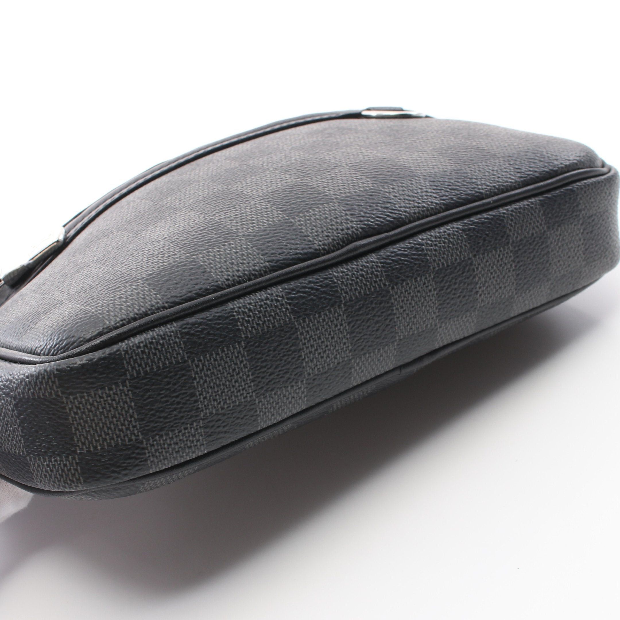 Louis Vuitton Louis Vuitton Scott Messenger Damier Graphite Shoulder Bag Leather Black Size ONE SIZE - 10 Thumbnail