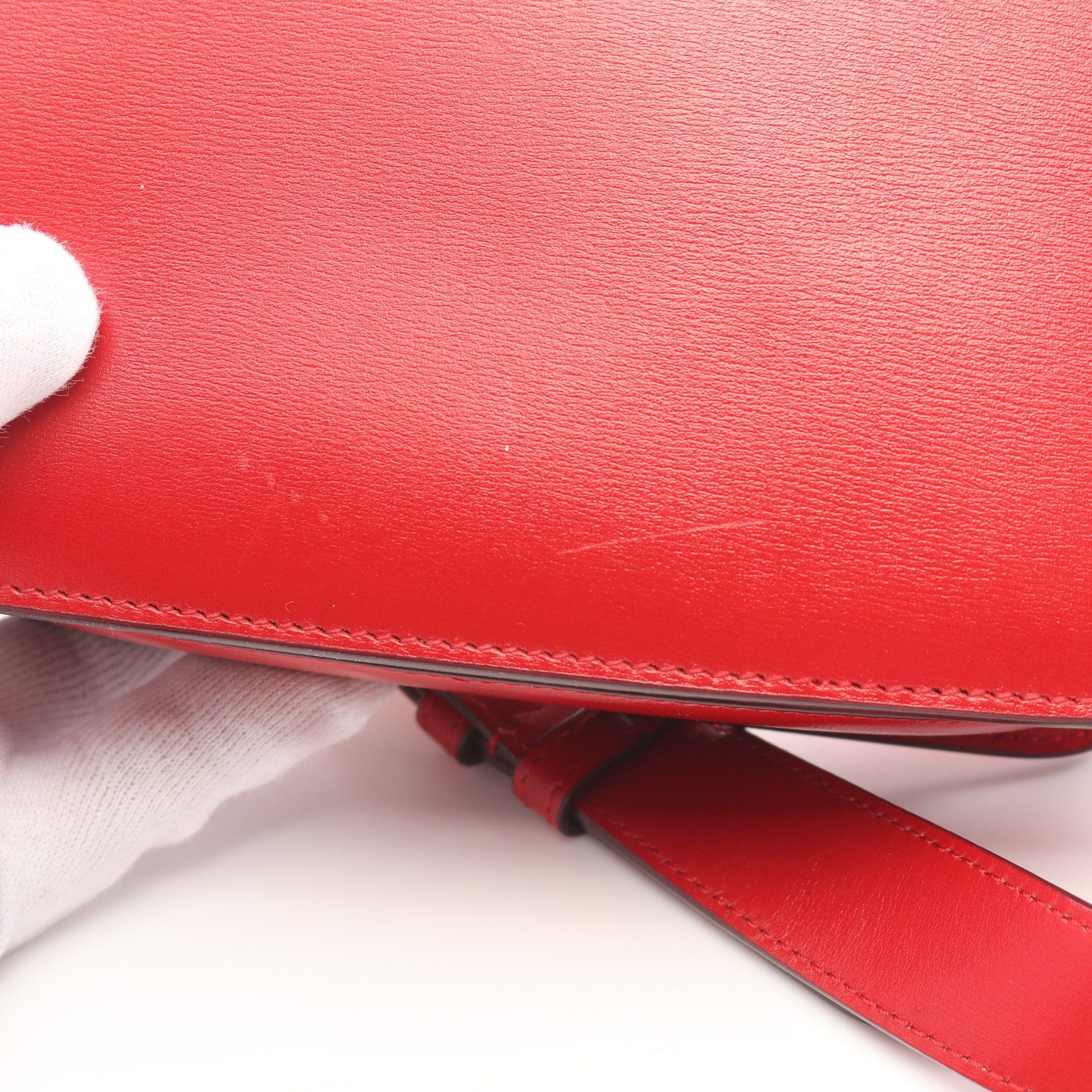 Yves Saint Laurent Yves Saint Laurent Le 61 Shoulder Bag Leather Red Size ONE SIZE - 5 Thumbnail
