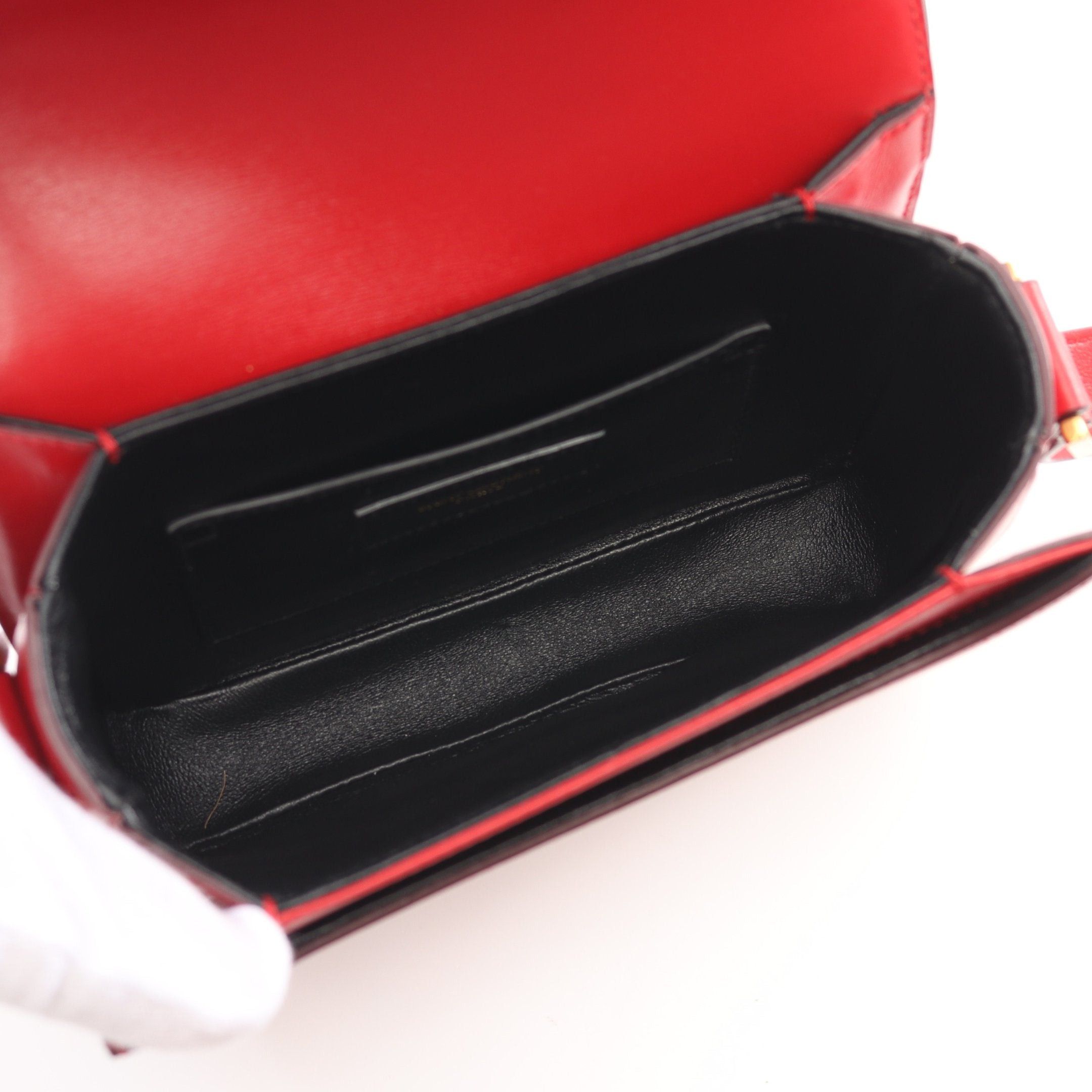 Yves Saint Laurent Yves Saint Laurent Le 61 Shoulder Bag Leather Red Size ONE SIZE - 3 Thumbnail