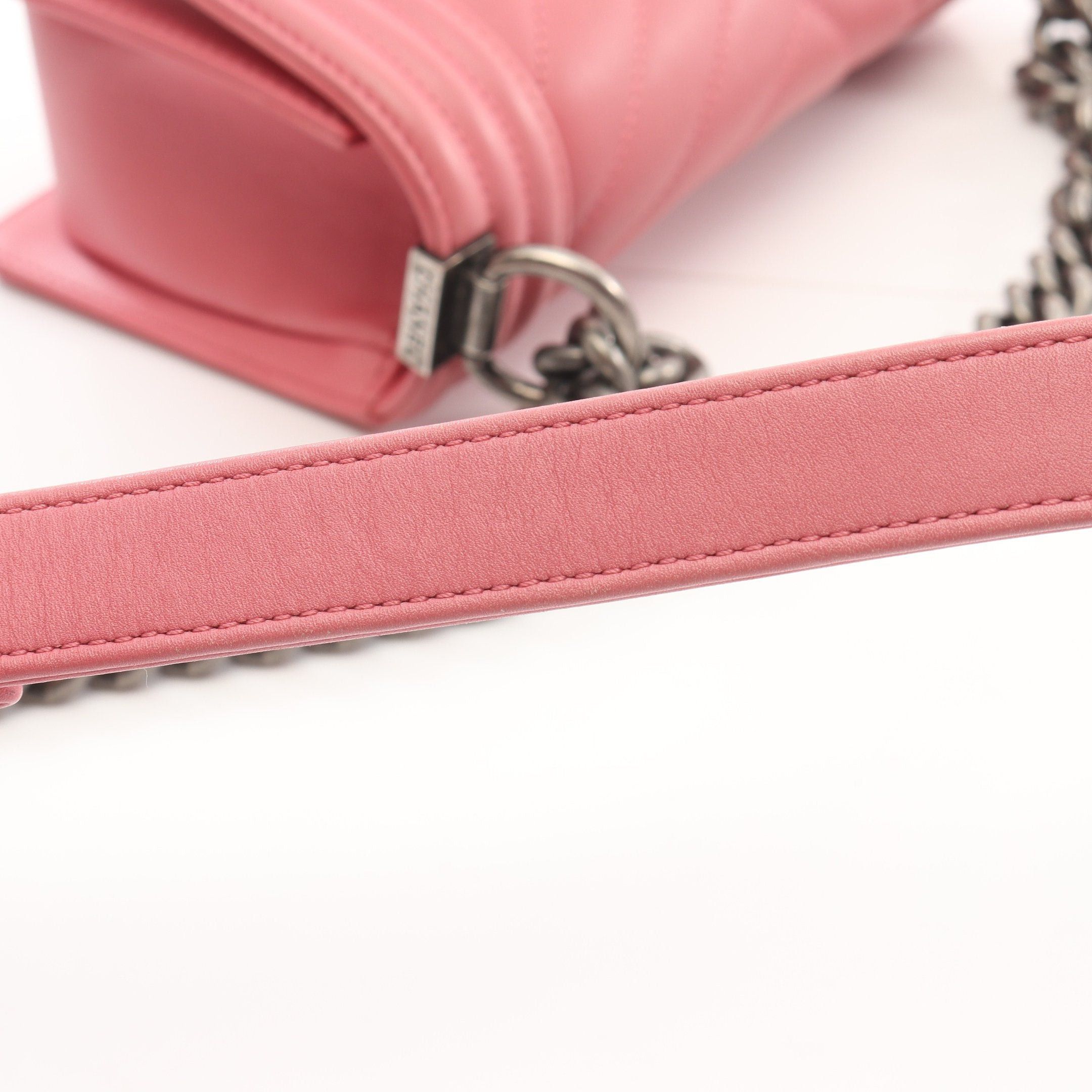 Chanel Chanel Boy Chanel Small Chevron V-Stitch Chain Shoulder Bag Leather Pink Antique Silver Hardware Size ONE SIZE - 12 Thumbnail