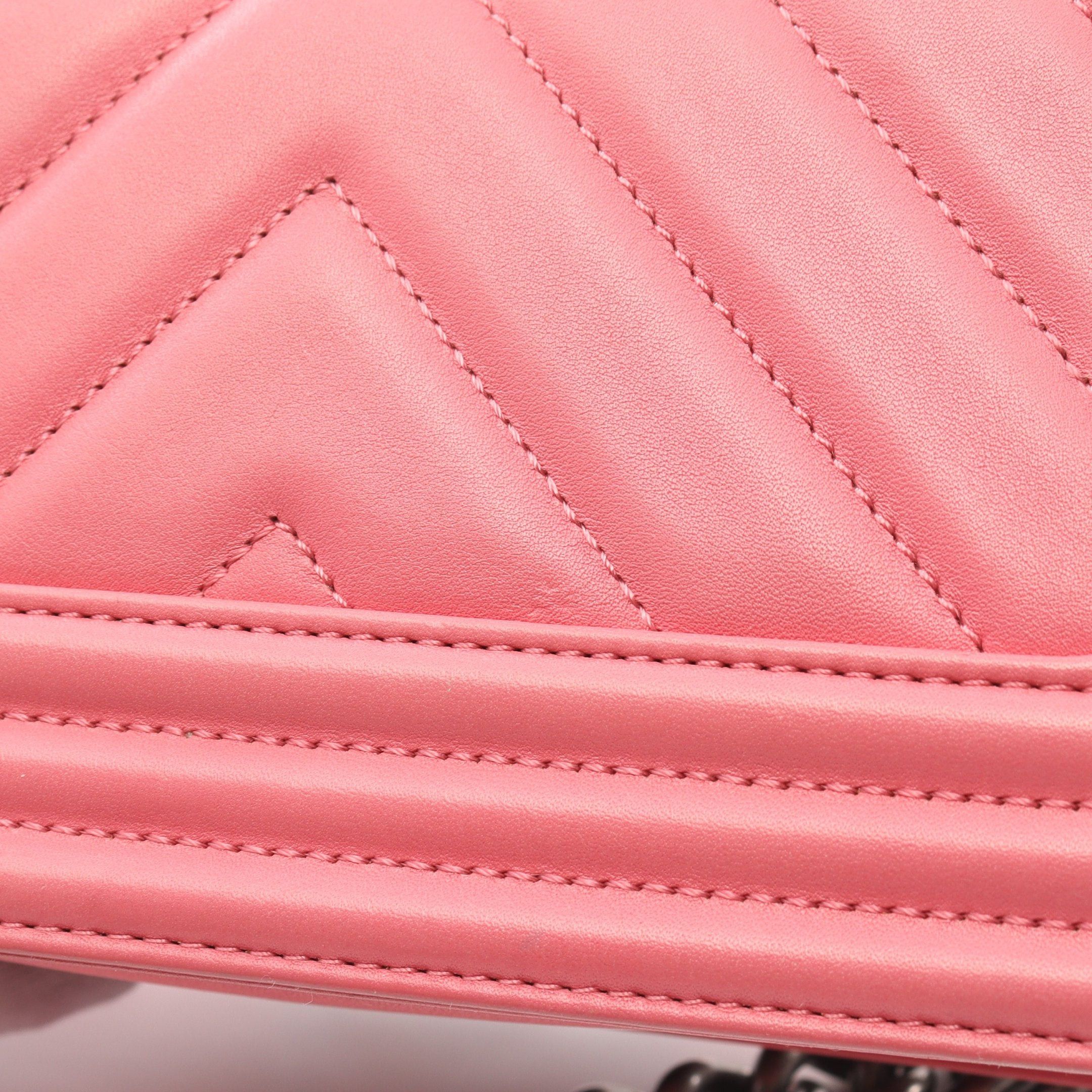 Chanel Chanel Boy Chanel Small Chevron V-Stitch Chain Shoulder Bag Leather Pink Antique Silver Hardware Size ONE SIZE - 9 Thumbnail