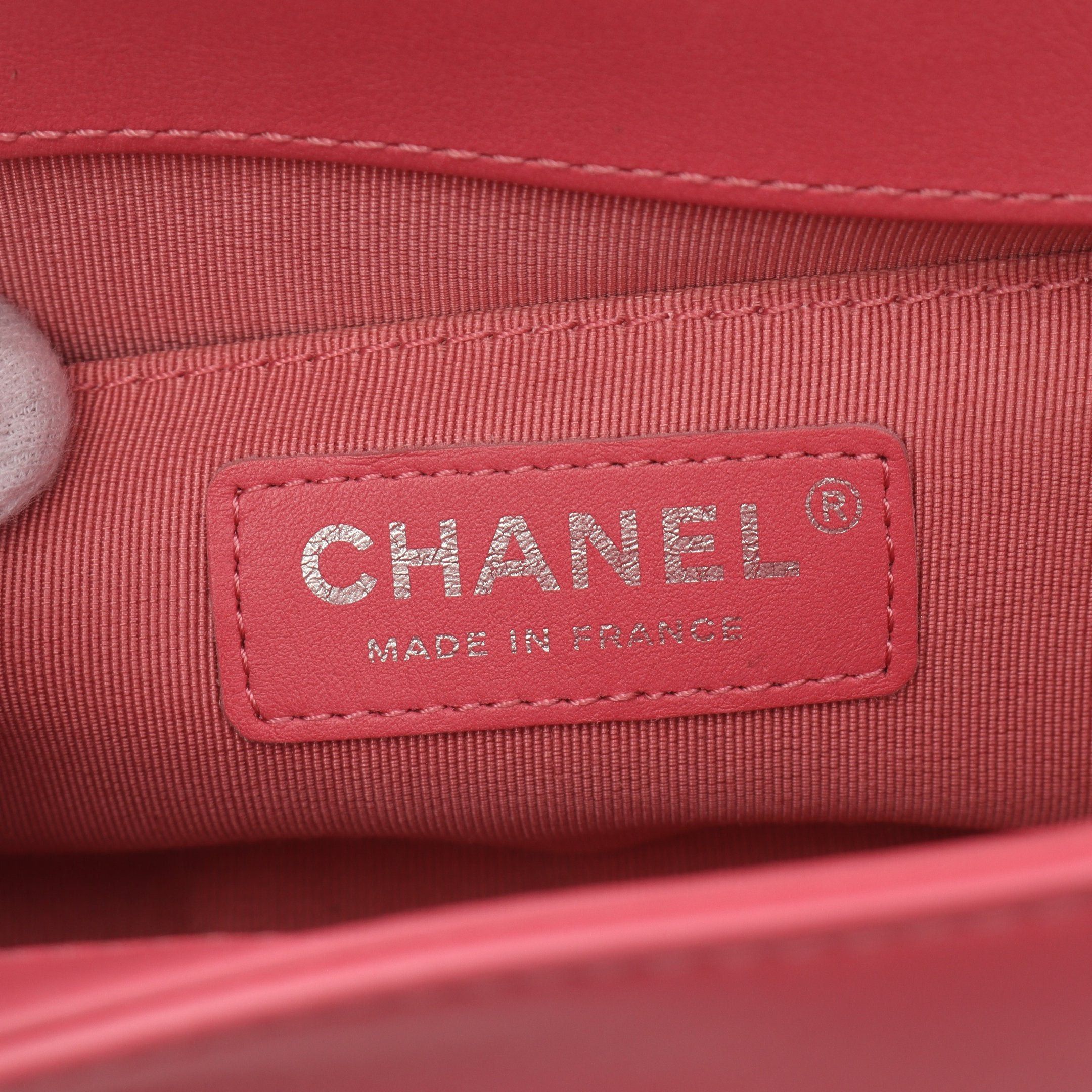 Chanel Chanel Boy Chanel Small Chevron V-Stitch Chain Shoulder Bag Leather Pink Antique Silver Hardware Size ONE SIZE - 4 Thumbnail