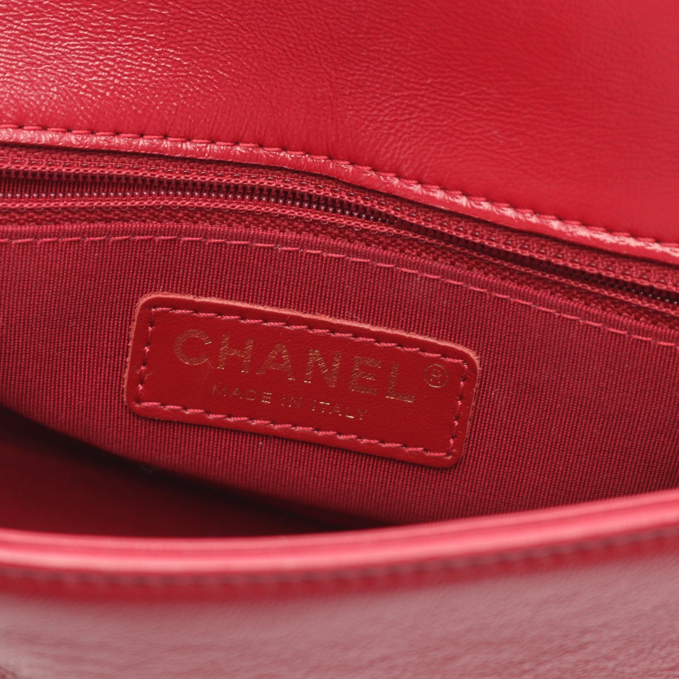 Chanel Chanel Matelasse Chain Shoulder Bag Leather Red Gold Hardware Size ONE SIZE - 4 Thumbnail